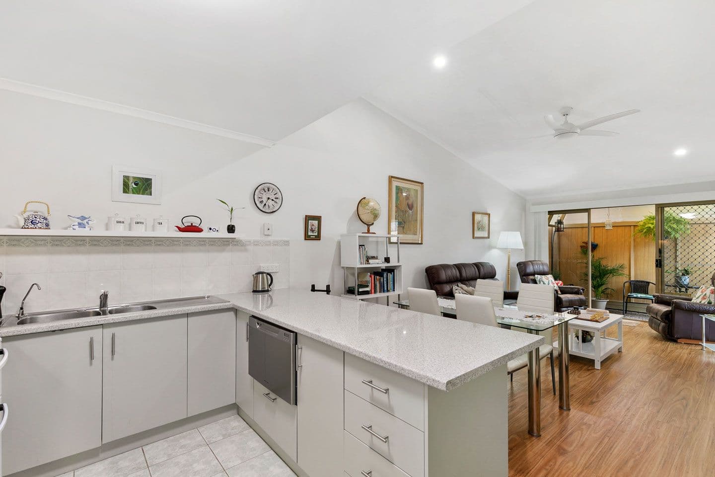 72 Miller Street, Urangan QLD 4655, Urangan - Thumbnail 3