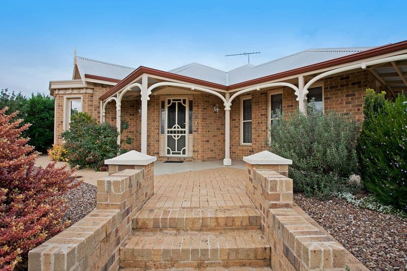31 Shiraz Drive, WAURN PONDS VIC 3216, Waurn Ponds - Thumbnail 2
