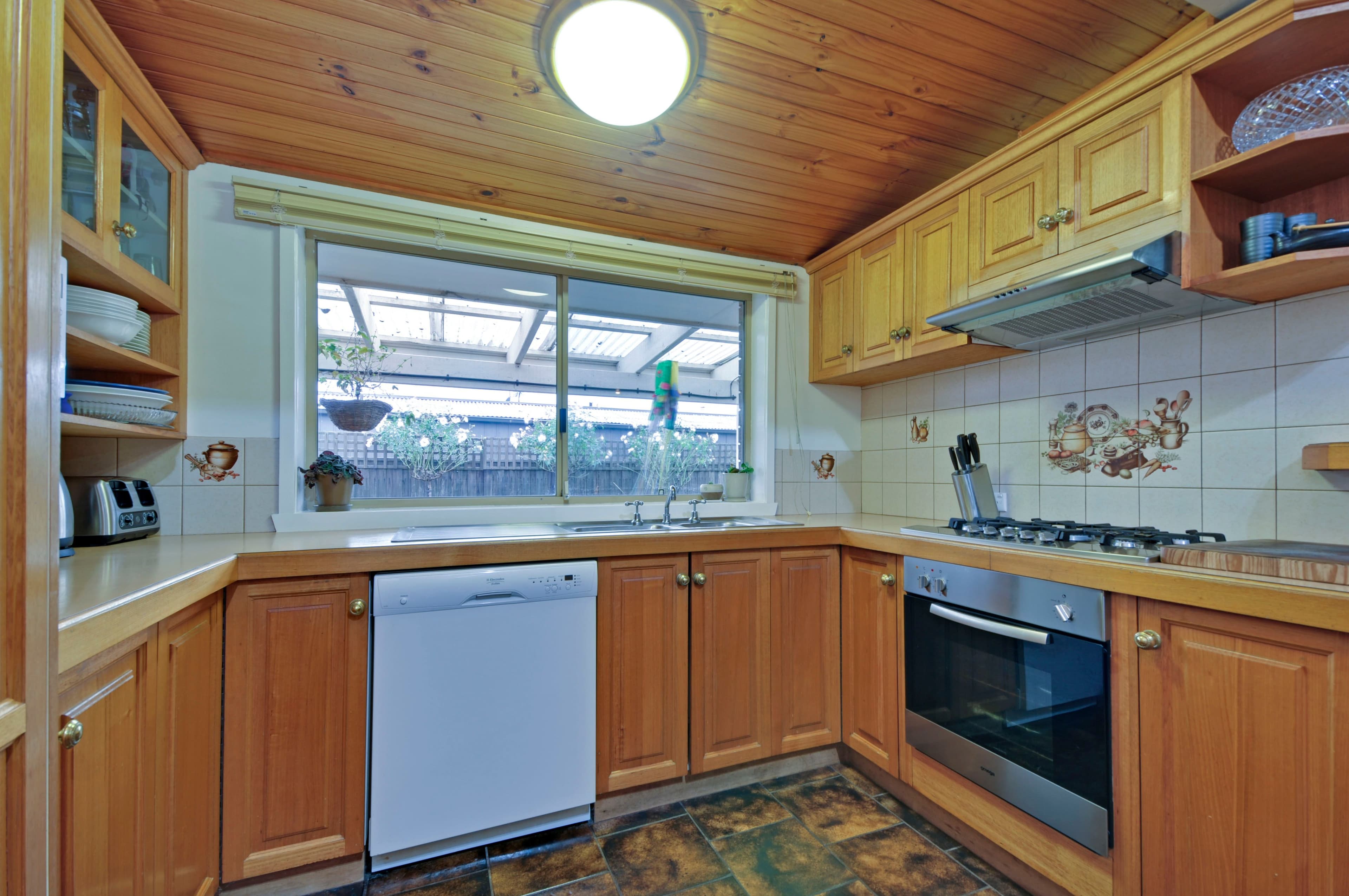 13 Blackwood Close, Traralgon VIC 3844, Traralgon - Thumbnail 2