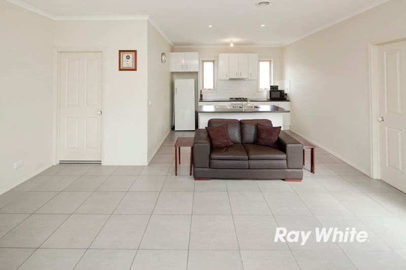 10 Raymond Street, Somerville VIC 3912, Somerville - Thumbnail 2