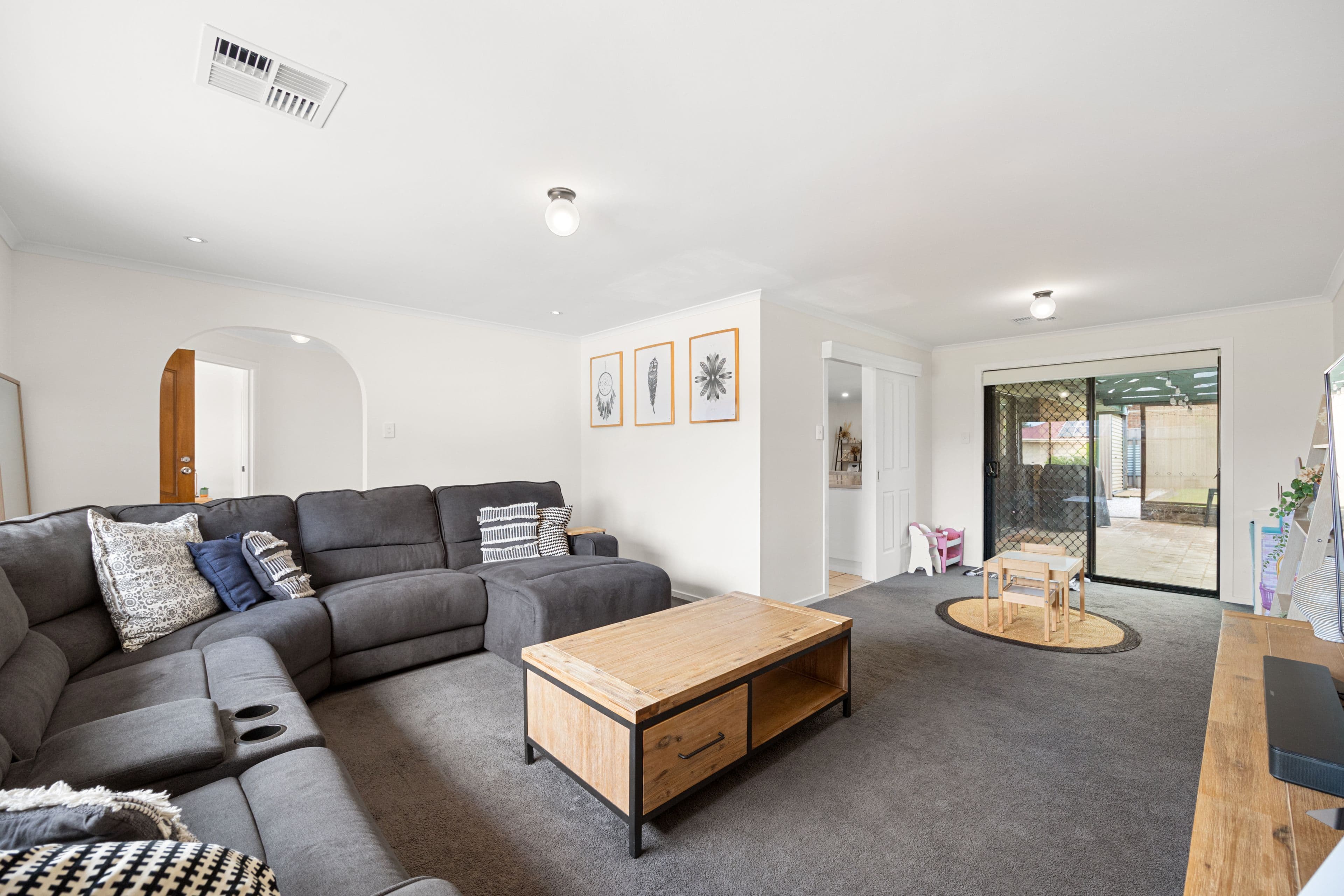 31 Axminster Crescent, Craigmore SA 5114, Craigmore - Thumbnail 2