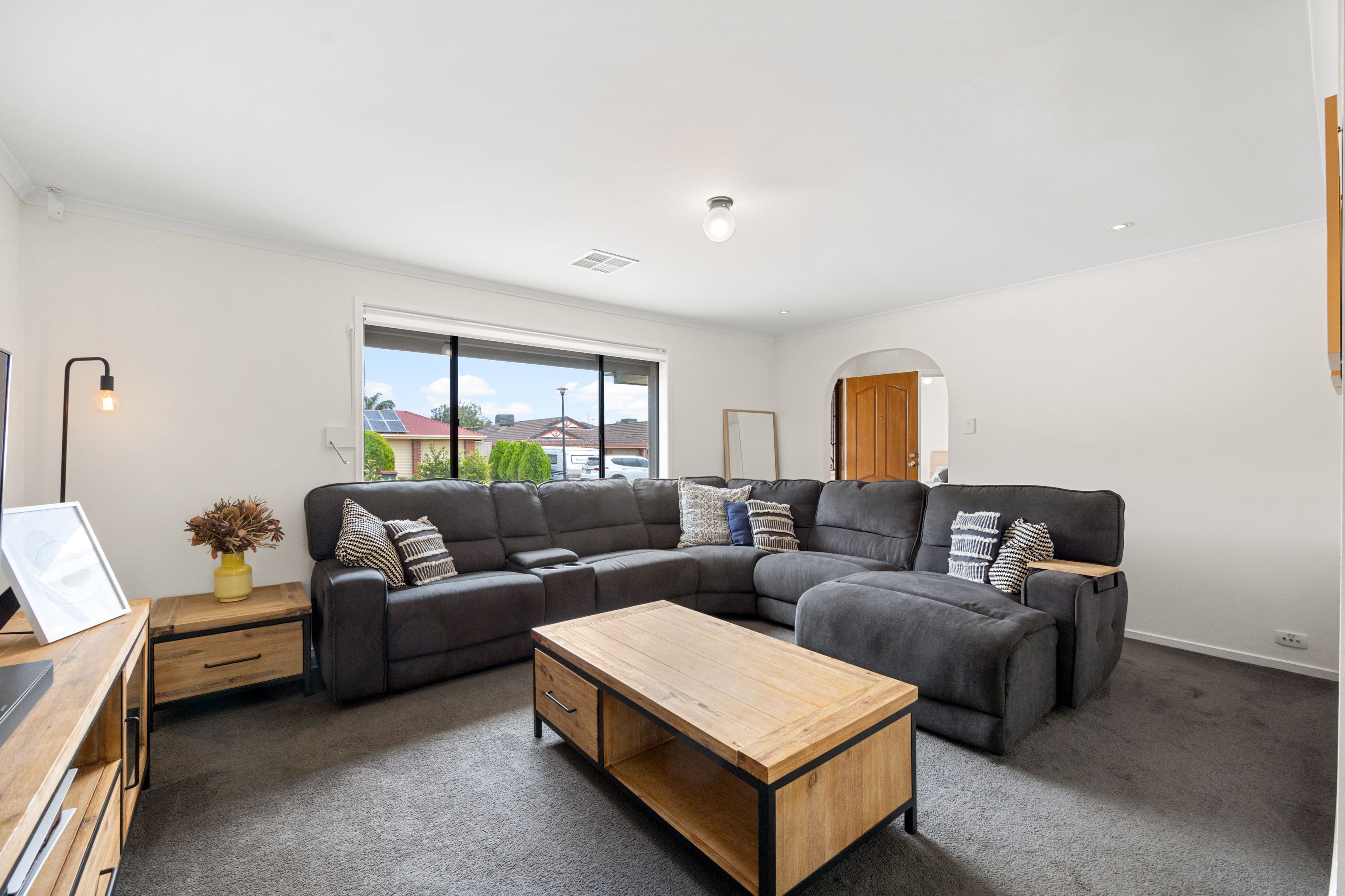 31 Axminster Crescent, Craigmore SA 5114, Craigmore - Thumbnail 4