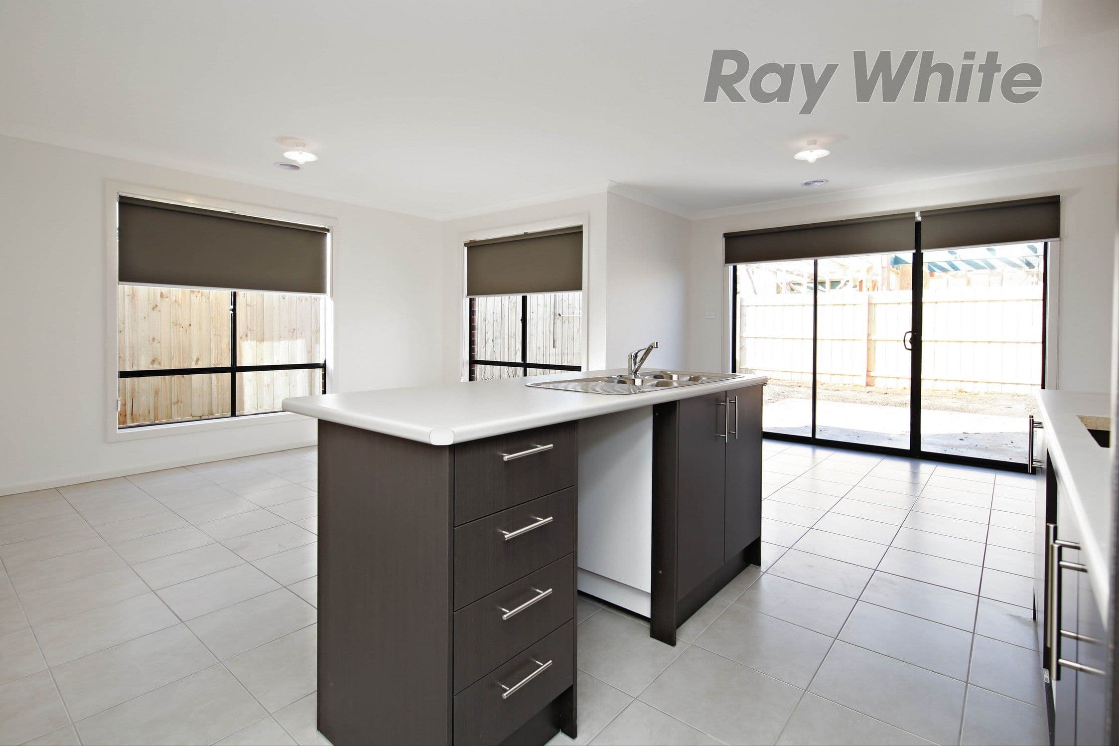 8a Dundas Road, Point Cook VIC 3030, Point Cook - Thumbnail 3