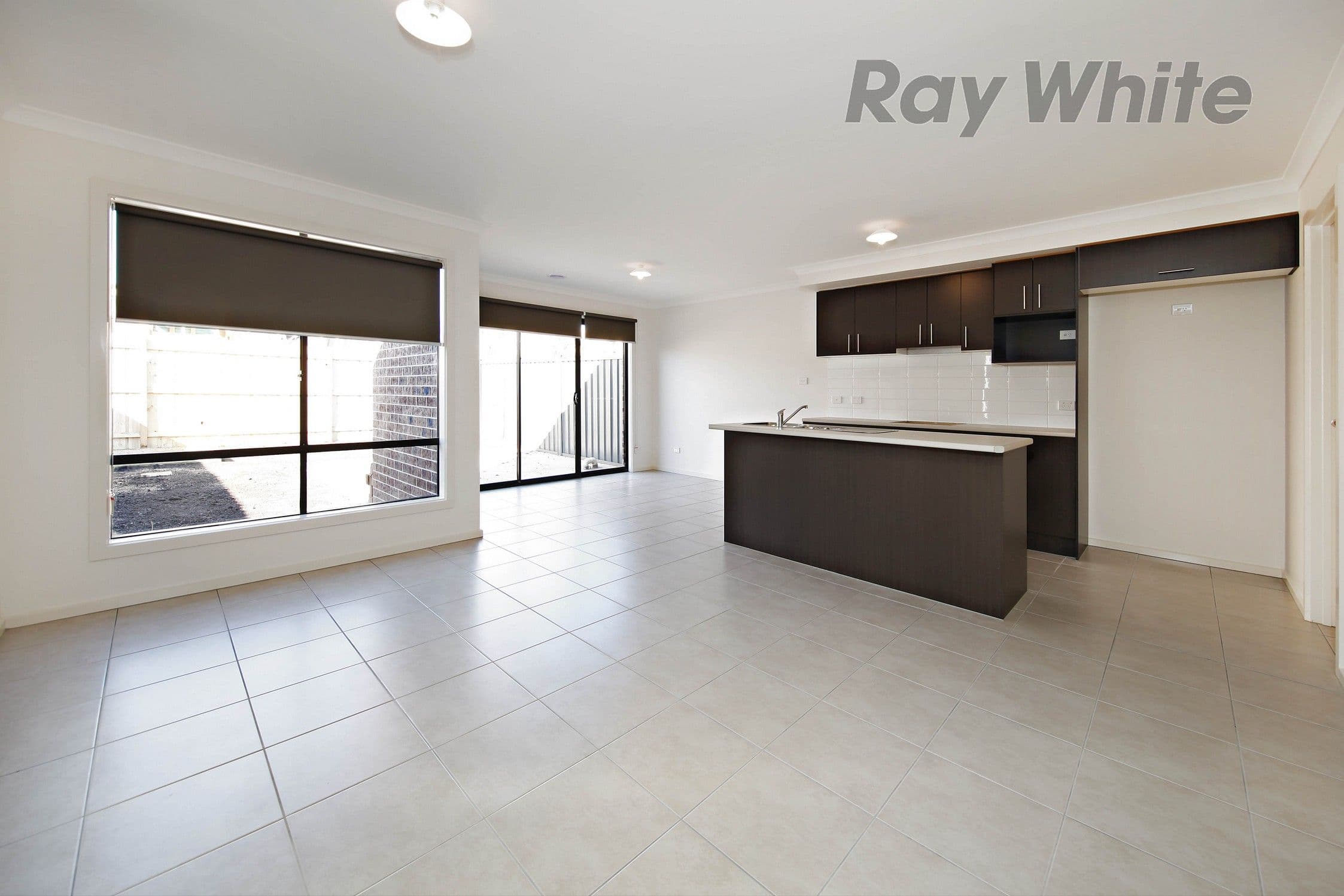 8a Dundas Road, Point Cook VIC 3030, Point Cook - Thumbnail 4