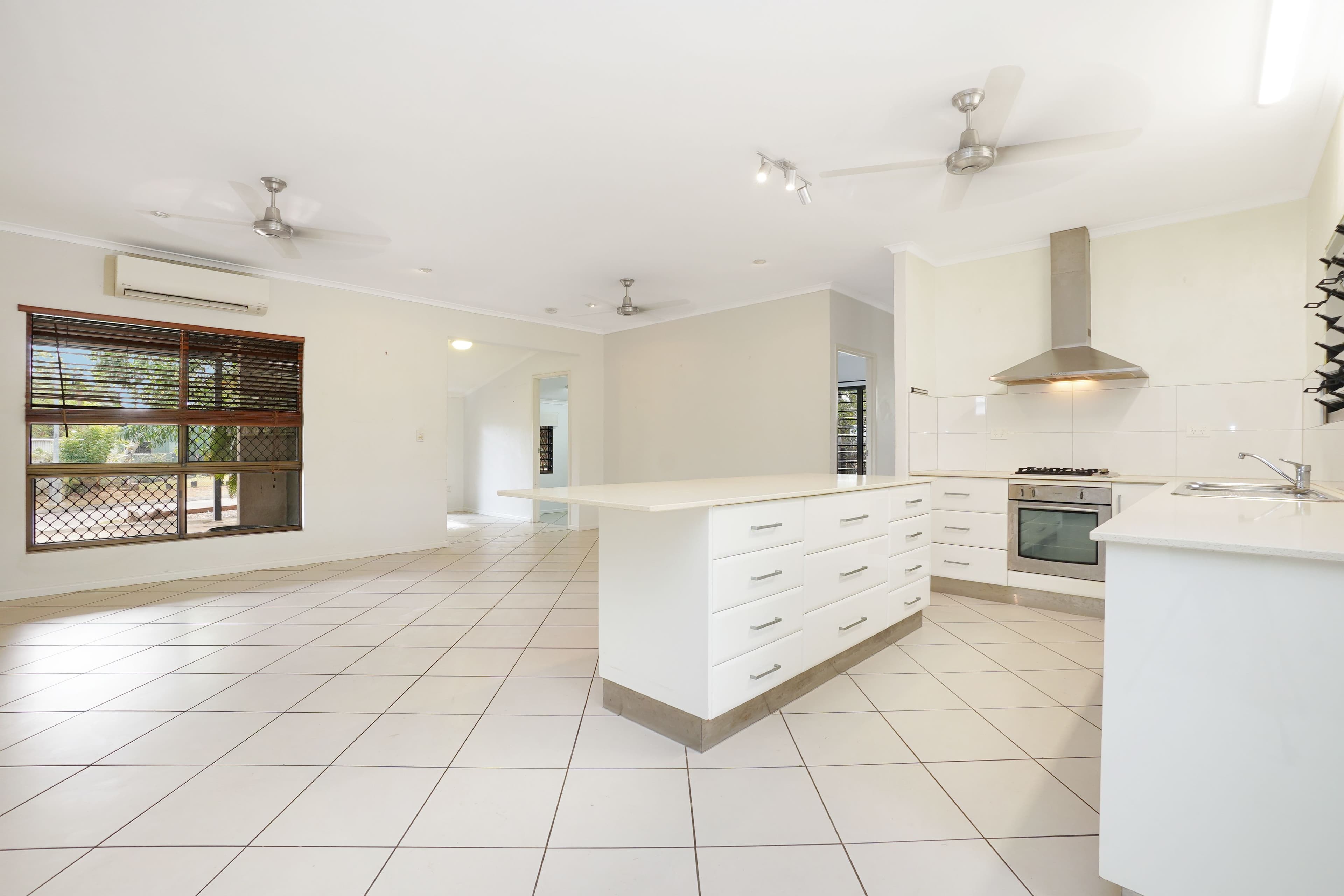 12 Helio Court, Woodroffe NT 0830, Woodroffe - Thumbnail 2