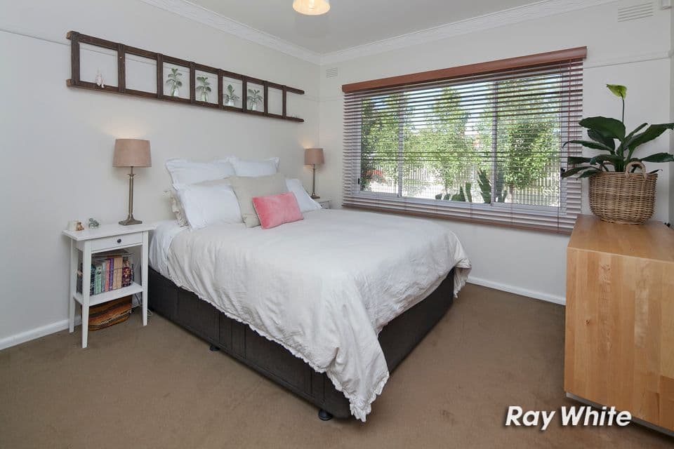 16 Bayside Grove, Seaford VIC 3198, Seaford - Thumbnail 4