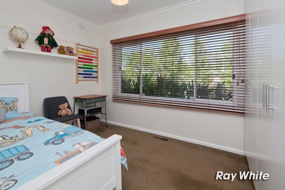 16 Bayside Grove, Seaford VIC 3198, Seaford - Thumbnail 5