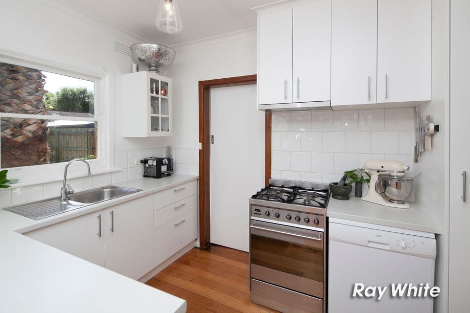 16 Bayside Grove, Seaford VIC 3198, Seaford - Thumbnail 7
