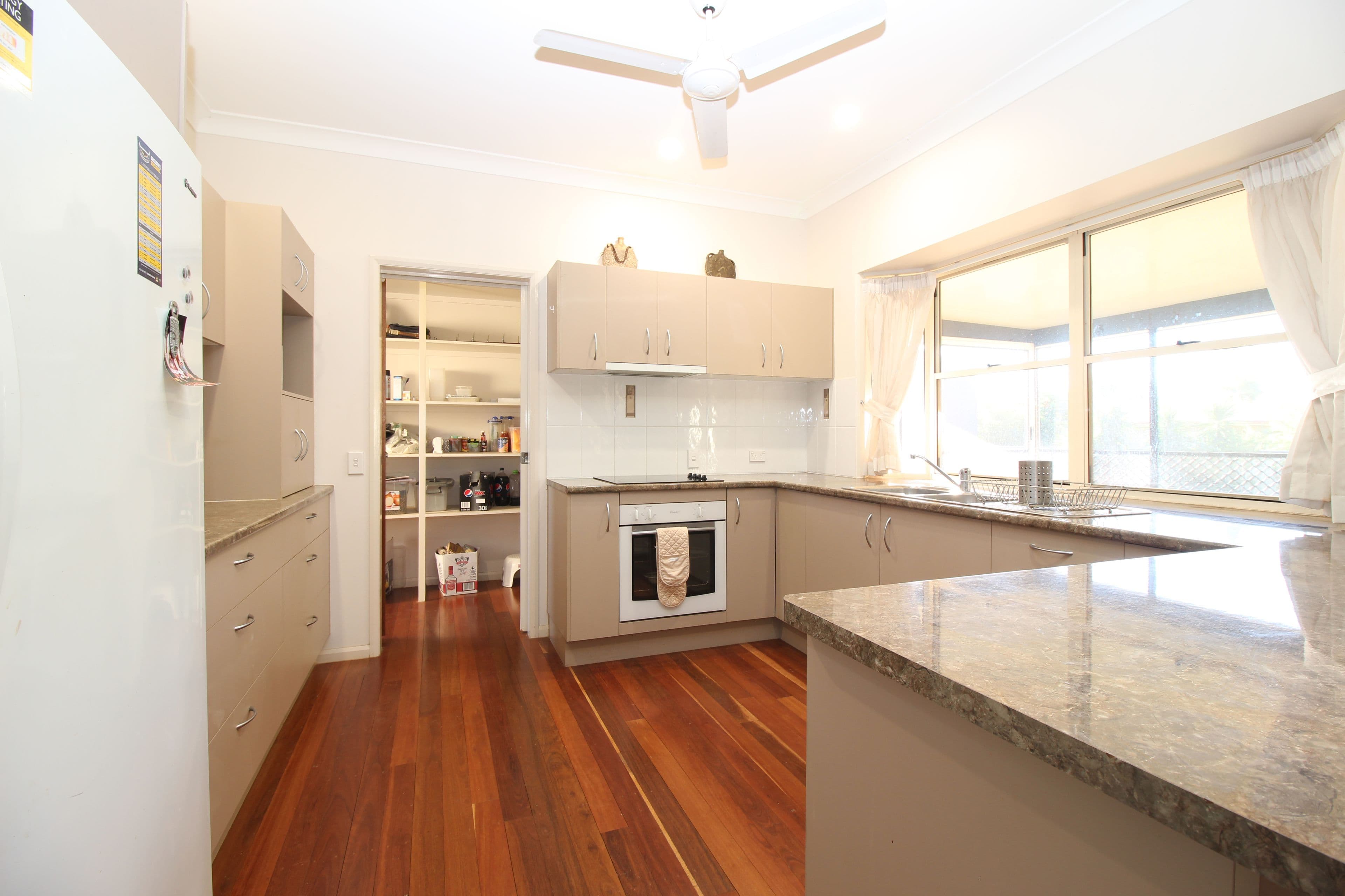 5 Margaret Place, Emerald QLD 4720, Emerald - Thumbnail 4