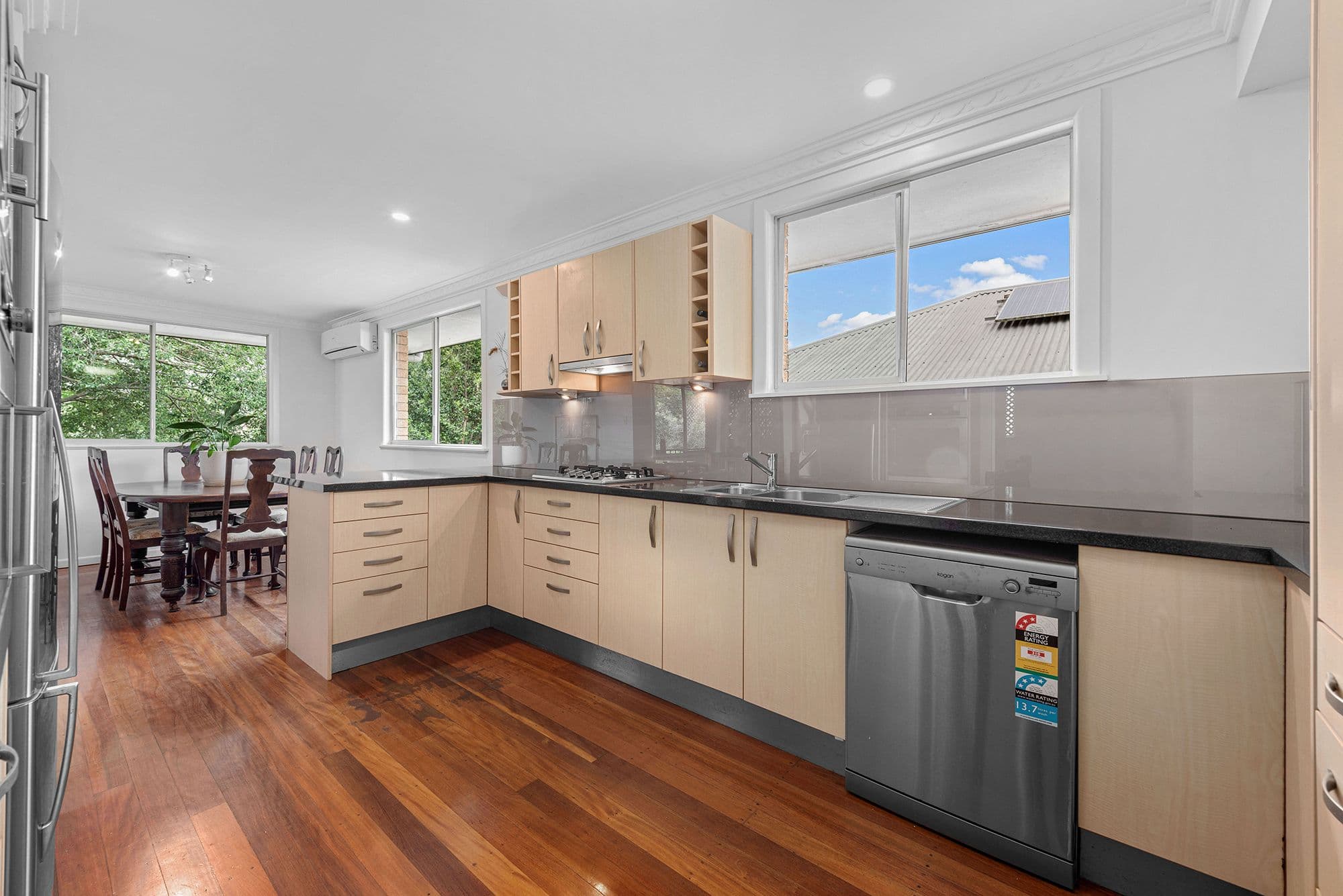 27 Essex Road, Indooroopilly QLD 4068, Indooroopilly - Thumbnail 5