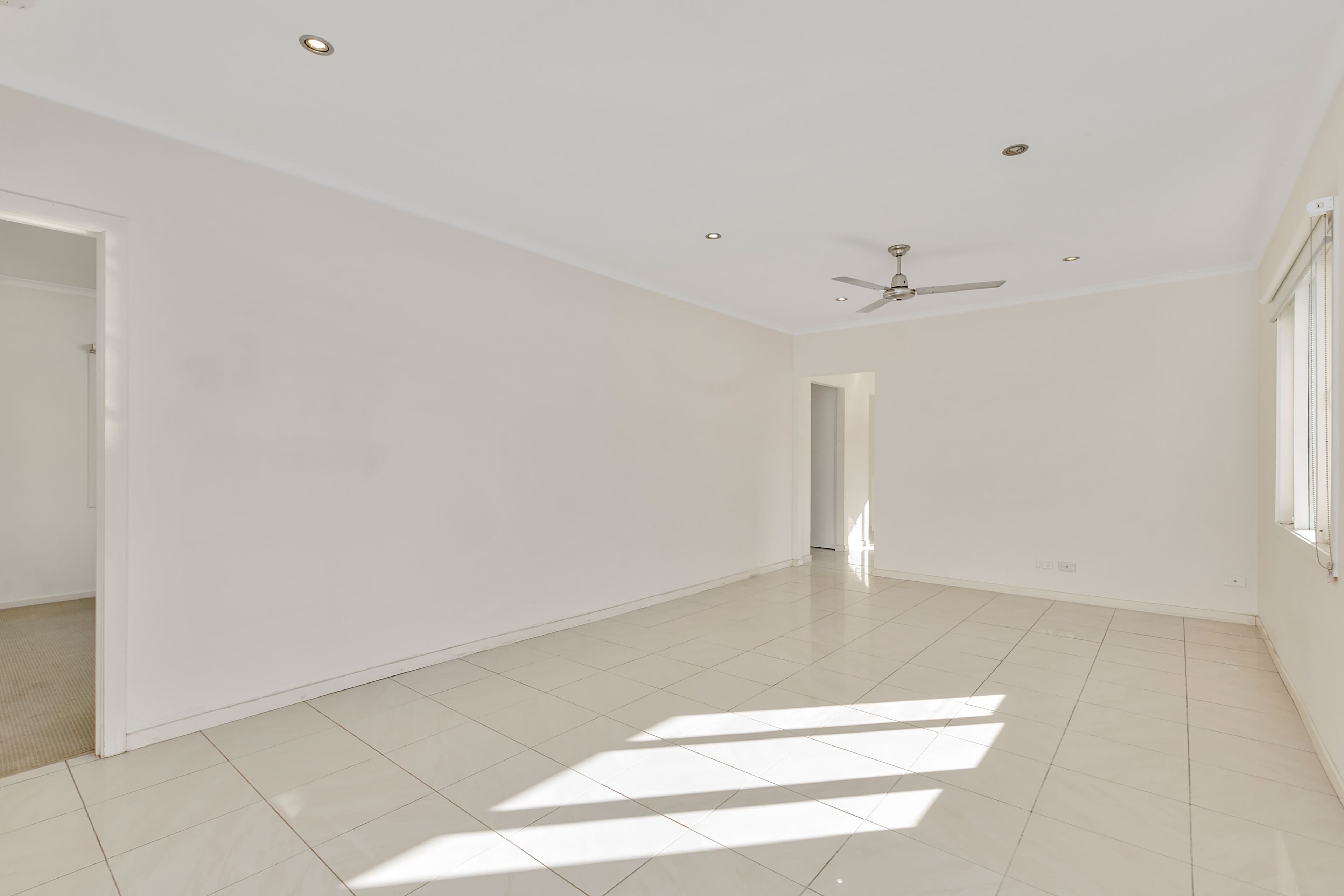 128 Pohlman Street, Southport QLD 4215, Southport - Thumbnail 7