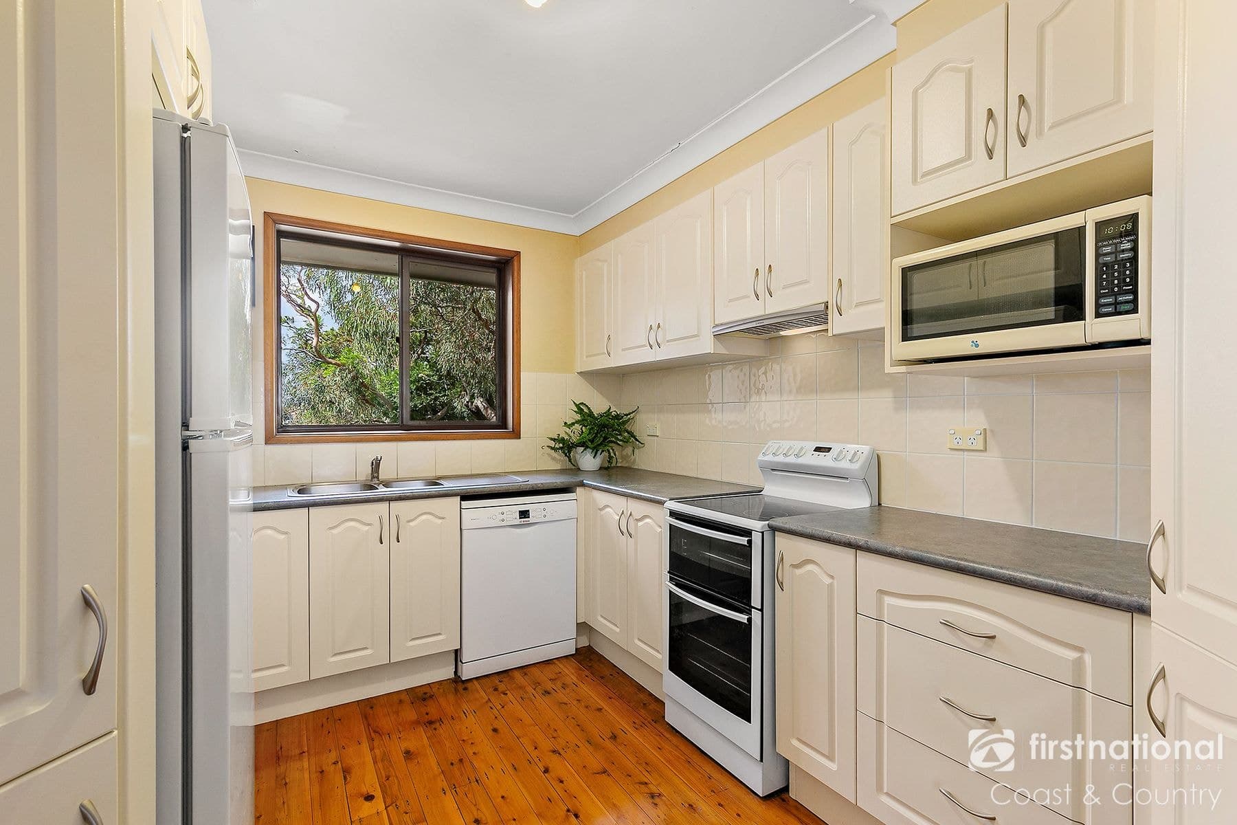 8 Iluka Crescent, Kiama Downs NSW 2533, Kiama Downs - Thumbnail 4