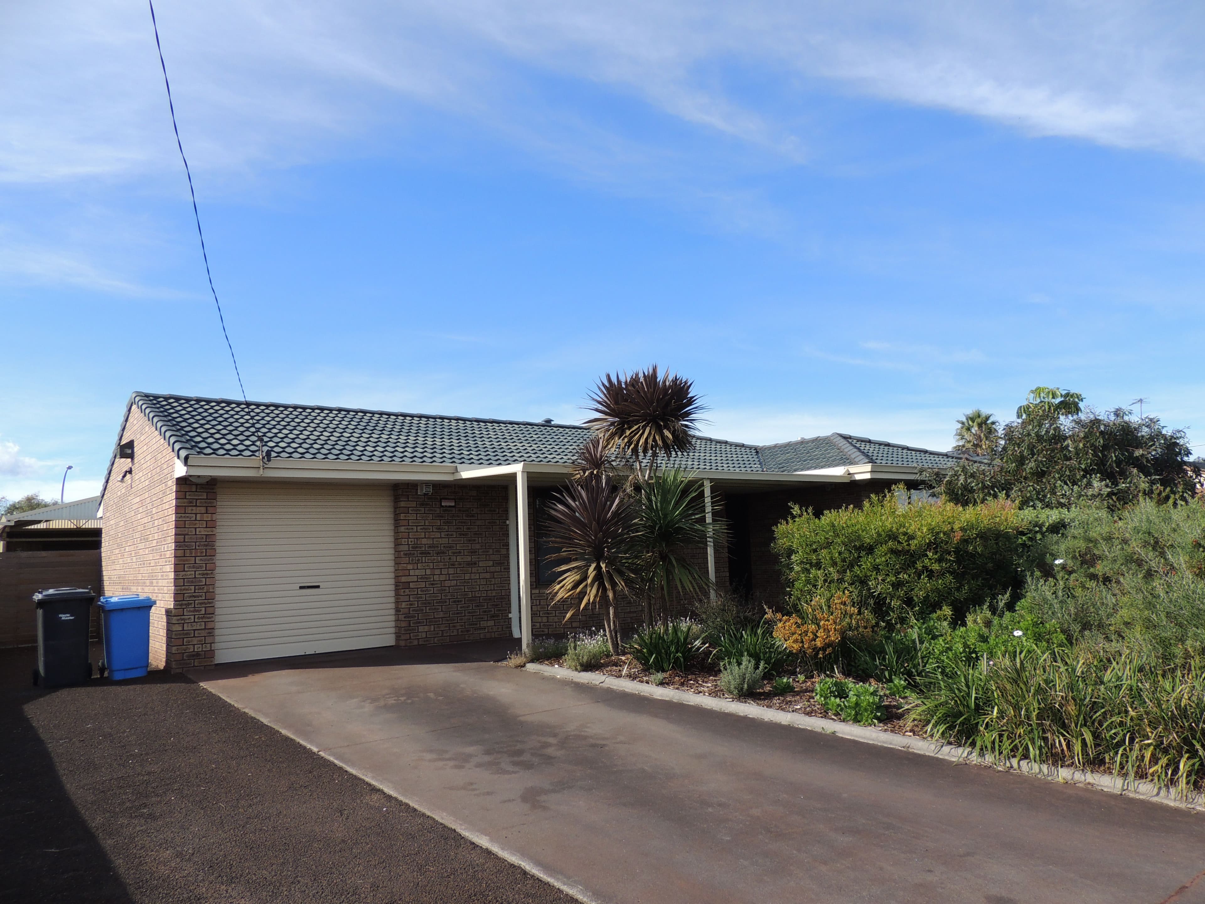 32 Erindale Court, Yakamia WA 6330, Yakamia - Image 1