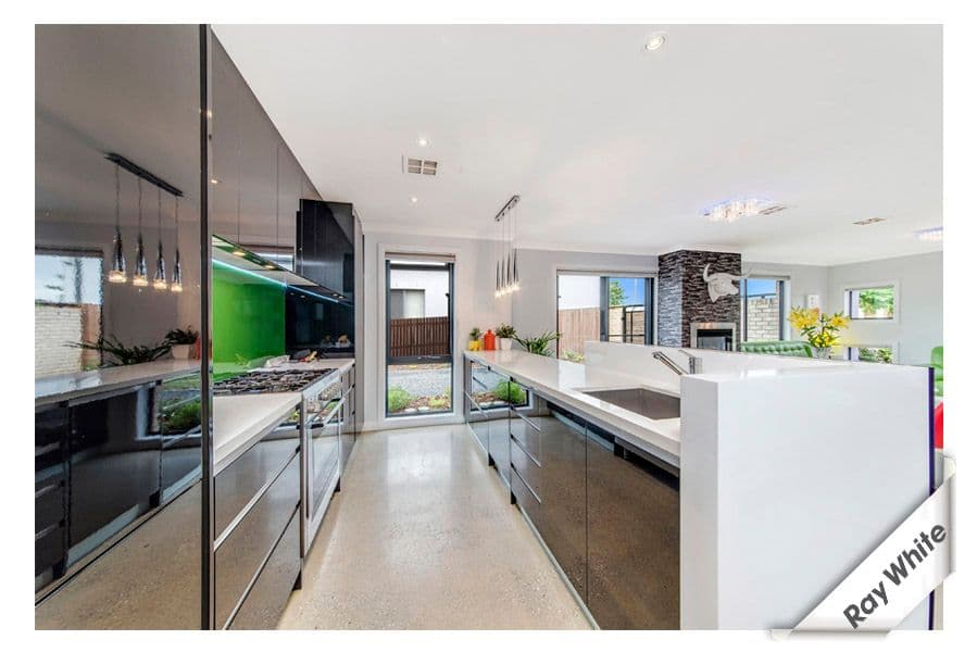 19 Macfarlane Burnet Avenue, Macgregor ACT 2615, Macgregor - Thumbnail 2