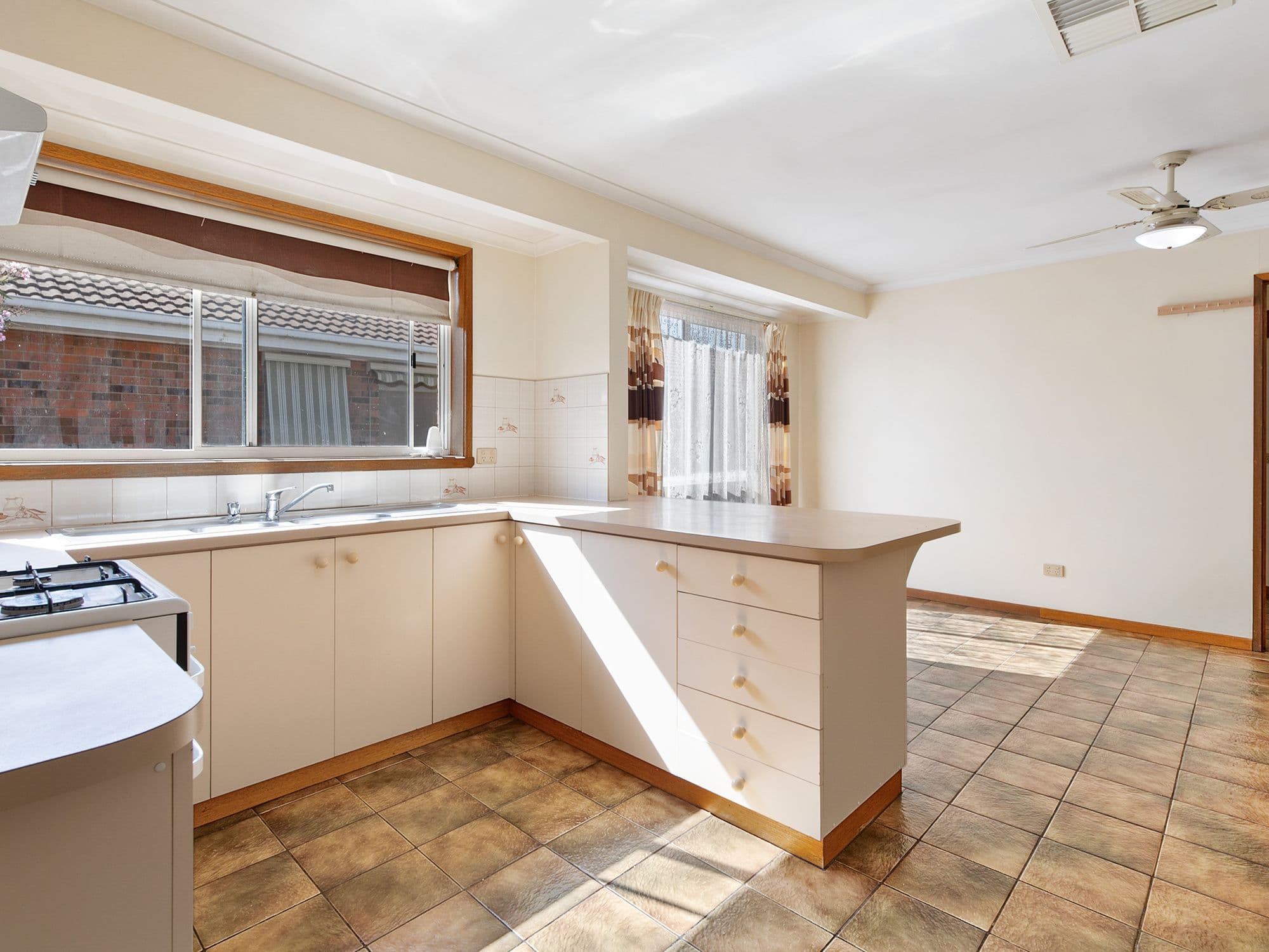 37 Tristan Street, Seymour VIC 3660, Seymour - Thumbnail 3