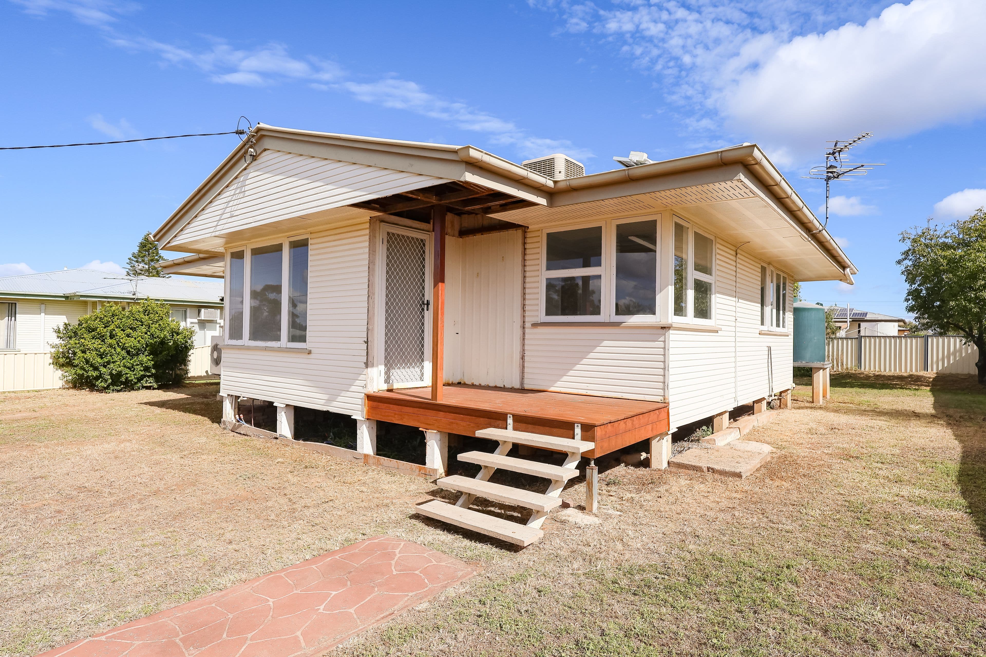 17 Downs Street, Roma QLD 4455, Roma - Thumbnail 2