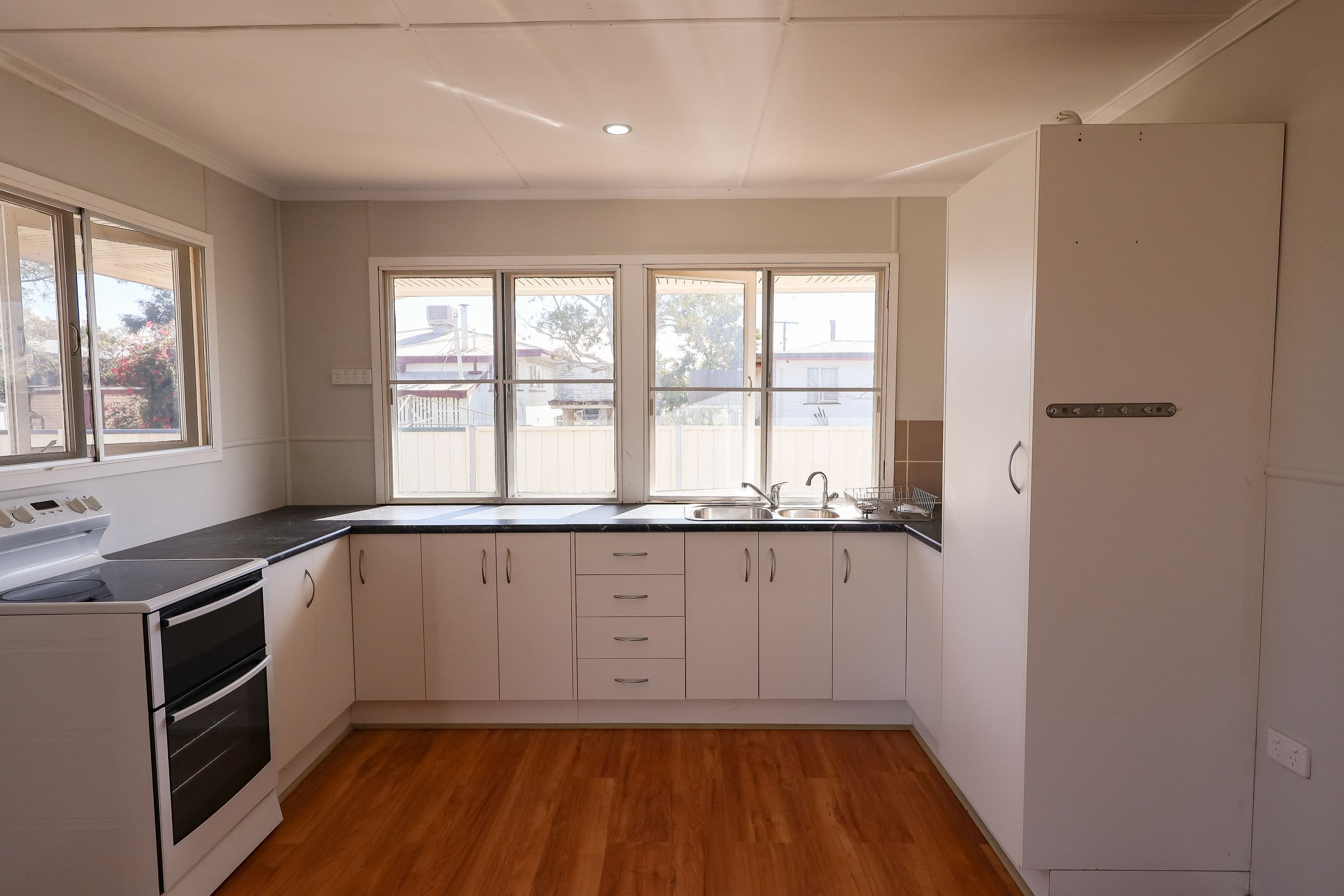 17 Downs Street, Roma QLD 4455, Roma - Thumbnail 3