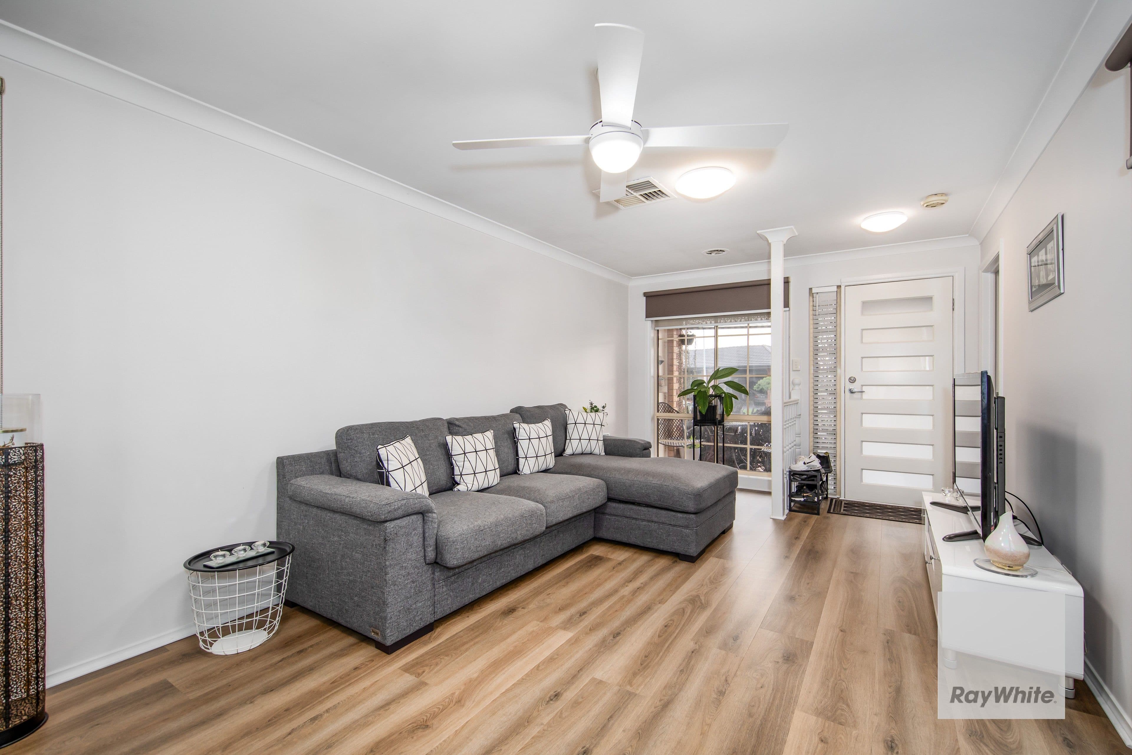 28 Sainsbury Avenue, Hillside VIC 3037, Hillside - Thumbnail 2