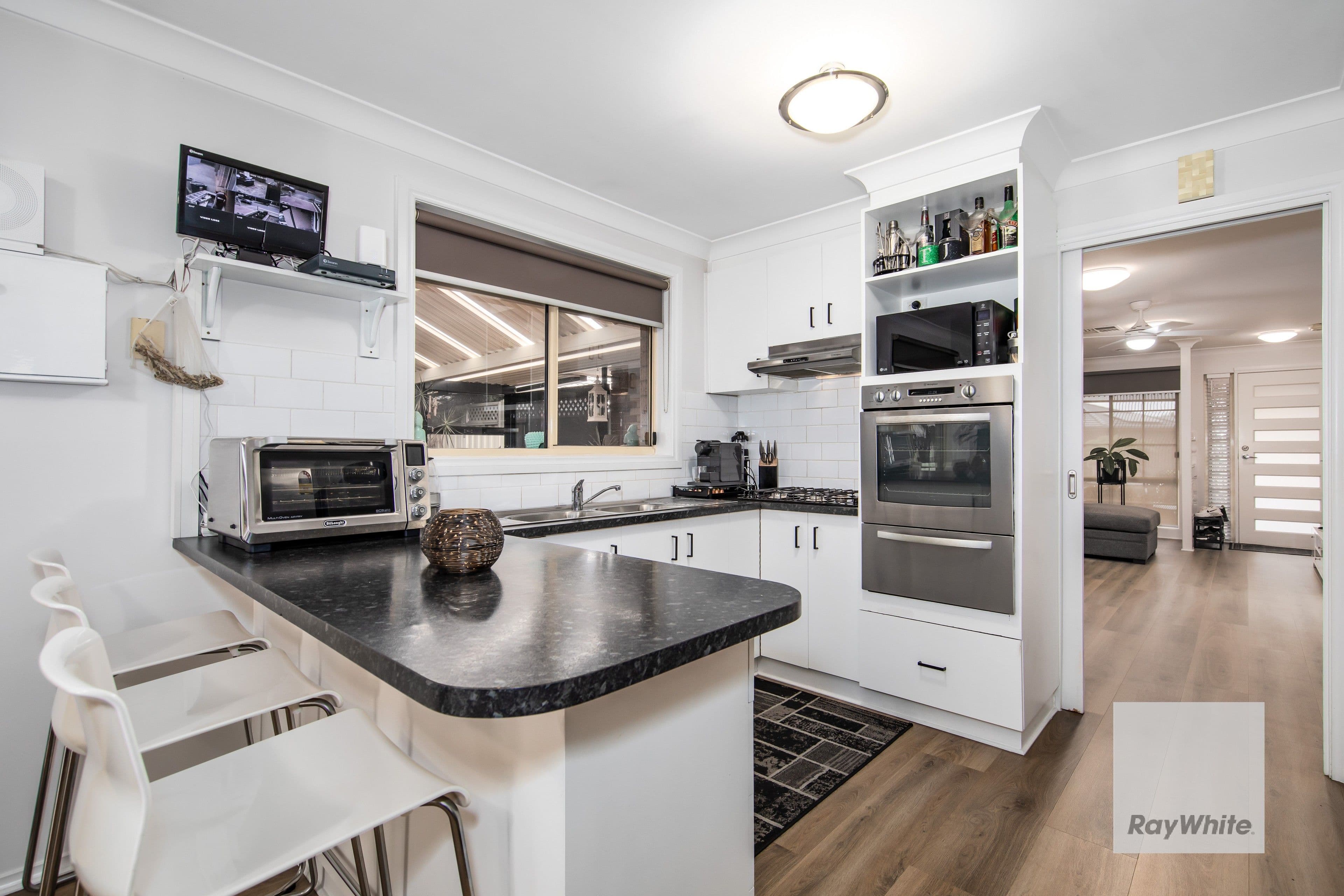 28 Sainsbury Avenue, Hillside VIC 3037, Hillside - Thumbnail 3