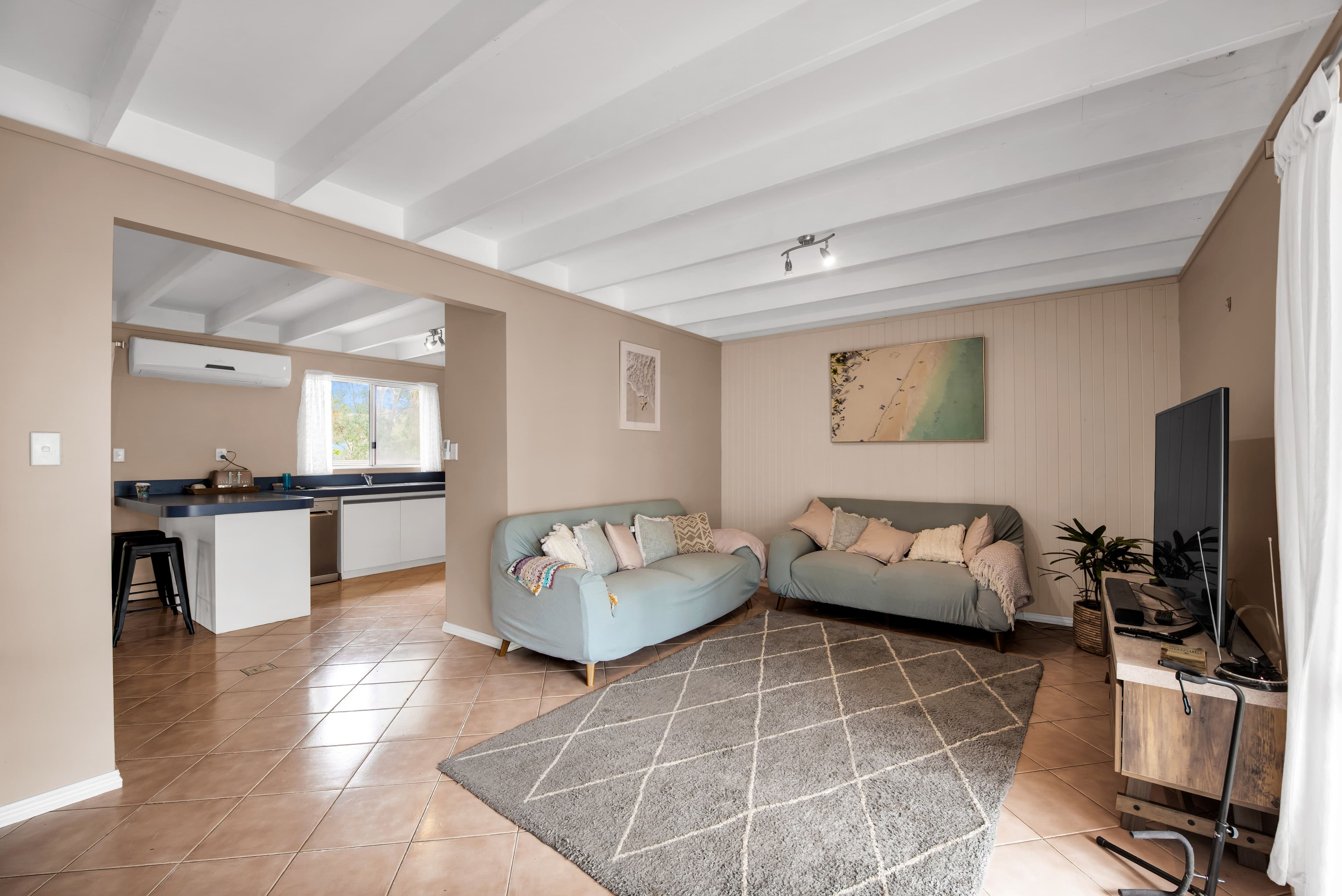 2 Leicester Close, Deepdale WA 6532, Deepdale - Thumbnail 4