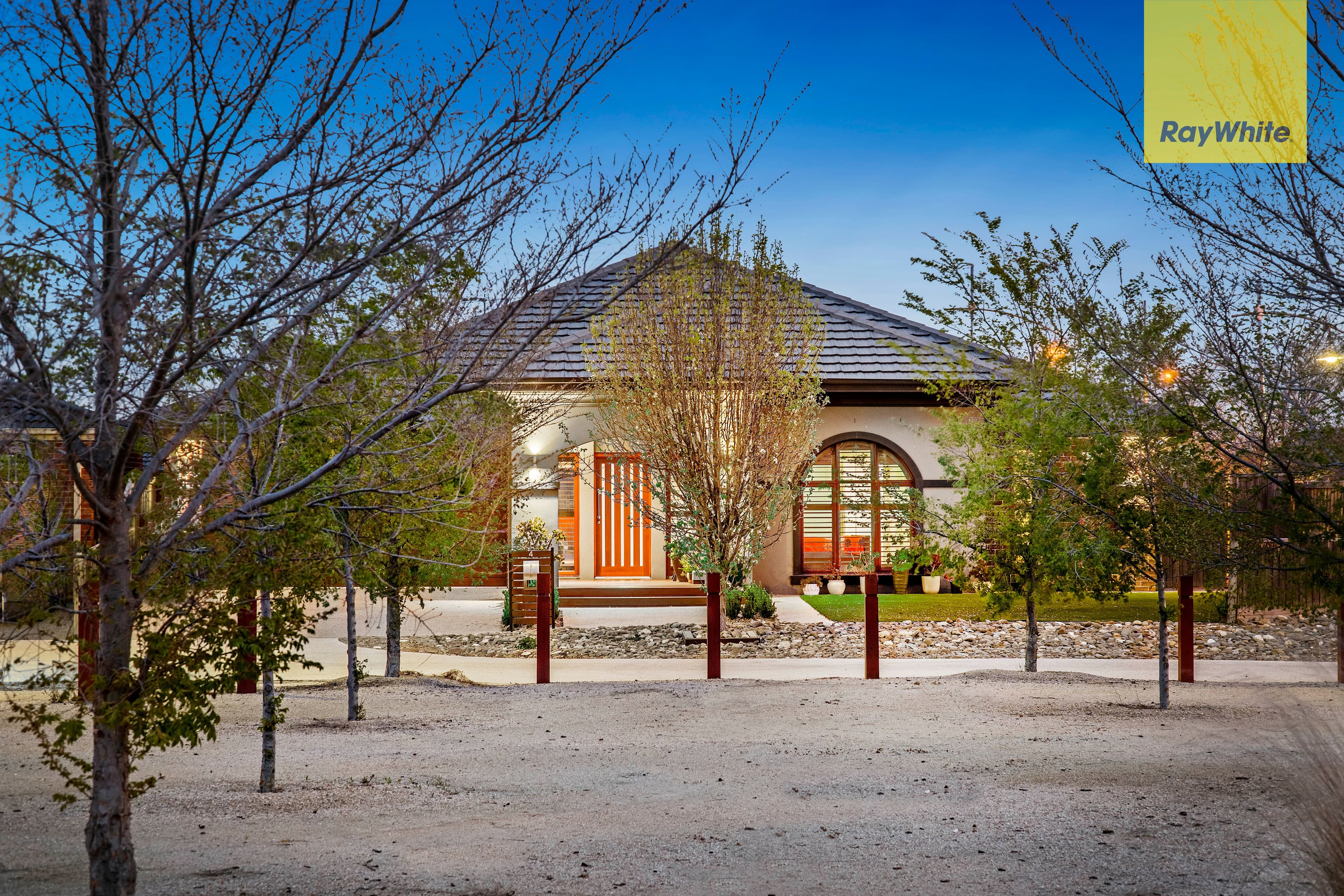 4 McMinn Place, Taylors Hill VIC 3037, Taylors Hill - Thumbnail 2