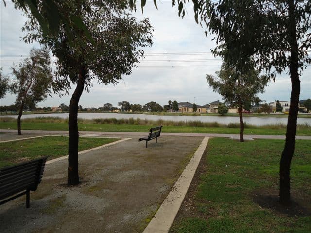 14 Viewbank Circuit, ROXBURGH PARK VIC 3064, Roxburgh Park - Thumbnail 3