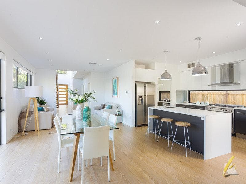 5/8 St Georges Road, Elsternwick, VIC, Refined Family Residence Framed By The Fairways - Thumbnail 6