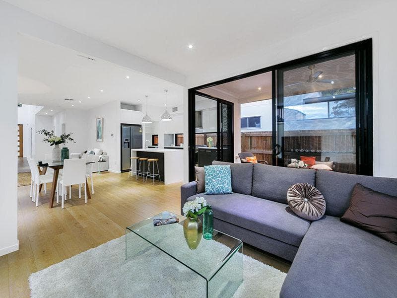 5/8 St Georges Road, Elsternwick, VIC, Refined Family Residence Framed By The Fairways - Thumbnail 7