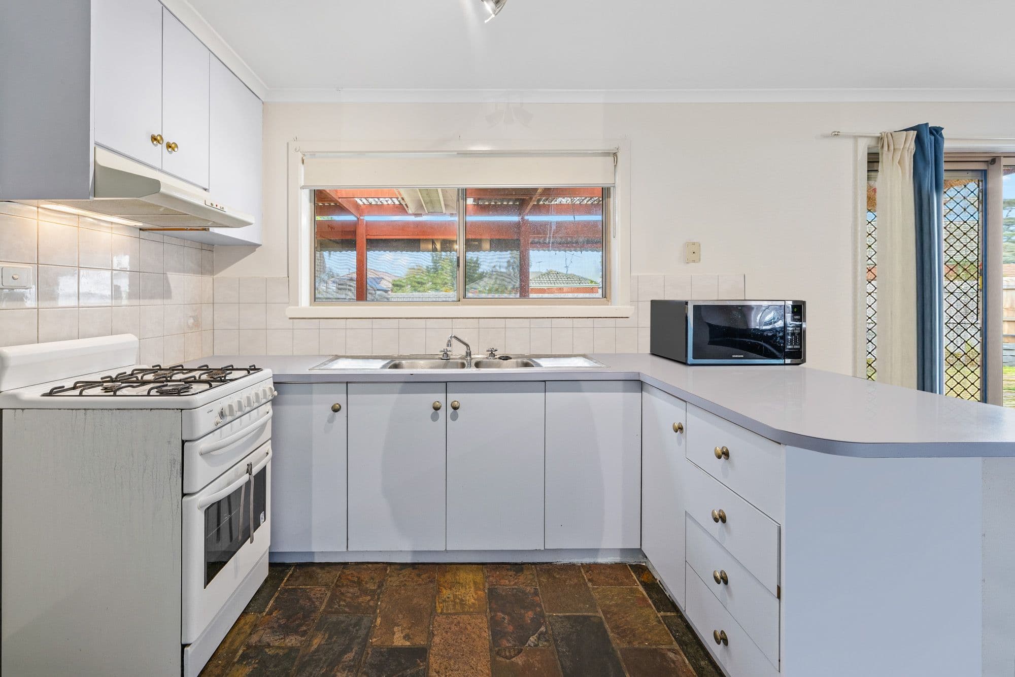 10 Bligh Place, Wyndham Vale VIC 3024, Wyndham Vale - Thumbnail 4