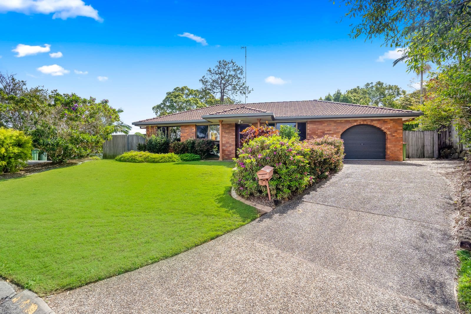 3 Capel Court, Elanora QLD 4221, Elanora - Image 1