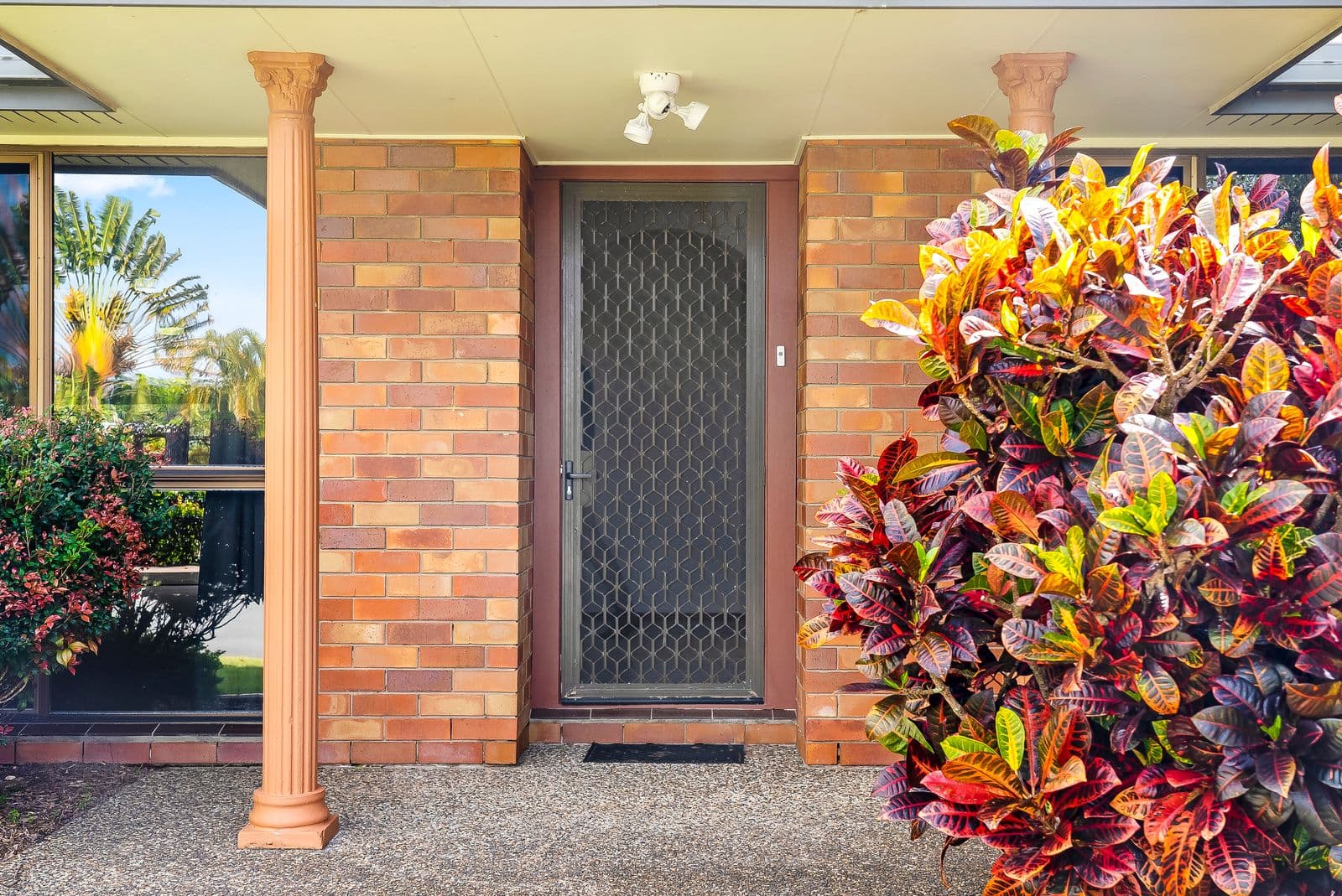 3 Capel Court, Elanora QLD 4221, Elanora - Thumbnail 2