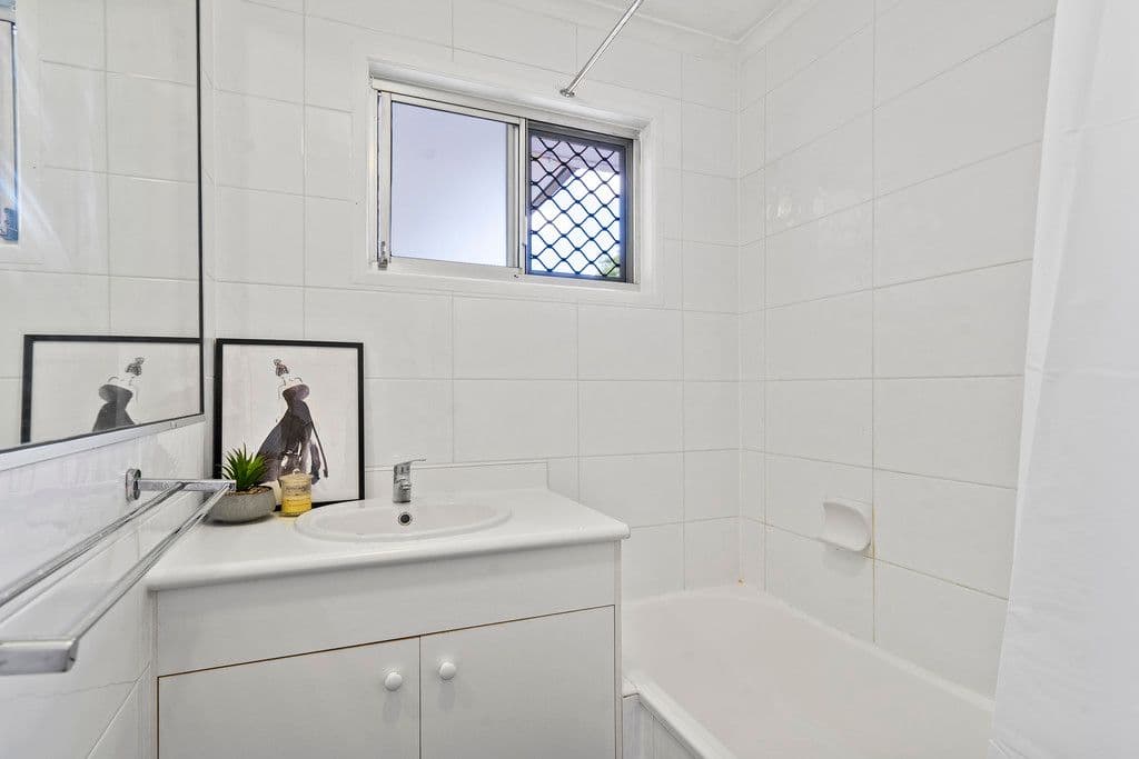 20 Roebuck Avenue, Eagleby QLD 4207, Eagleby - Thumbnail 5