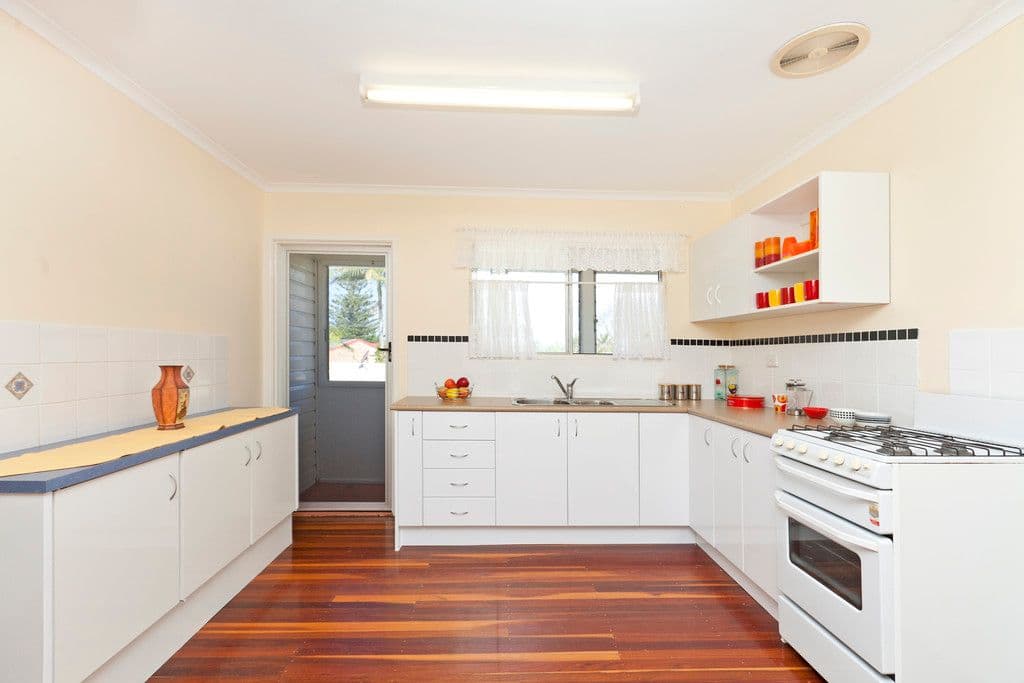 26 Gladstone Street, REDLAND BAY QLD 4165, Redland Bay - Thumbnail 4