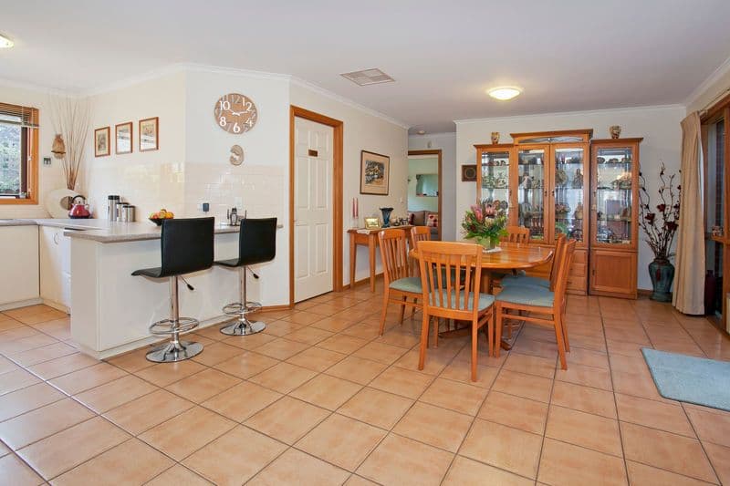 20 Meadowvale Drive, GROVEDALE VIC 3216, Grovedale - Thumbnail 4