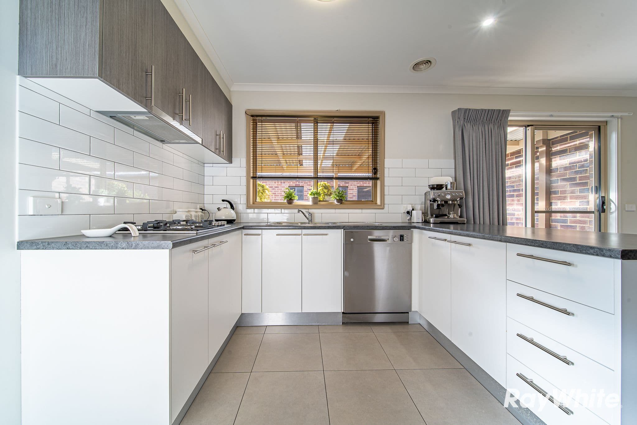 18 Sylvan Retreat, White Hills VIC 3550, White Hills - Thumbnail 7