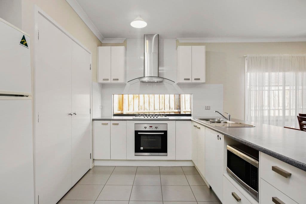 4 Bonang Drive, Doreen VIC 3754, Doreen - Thumbnail 2