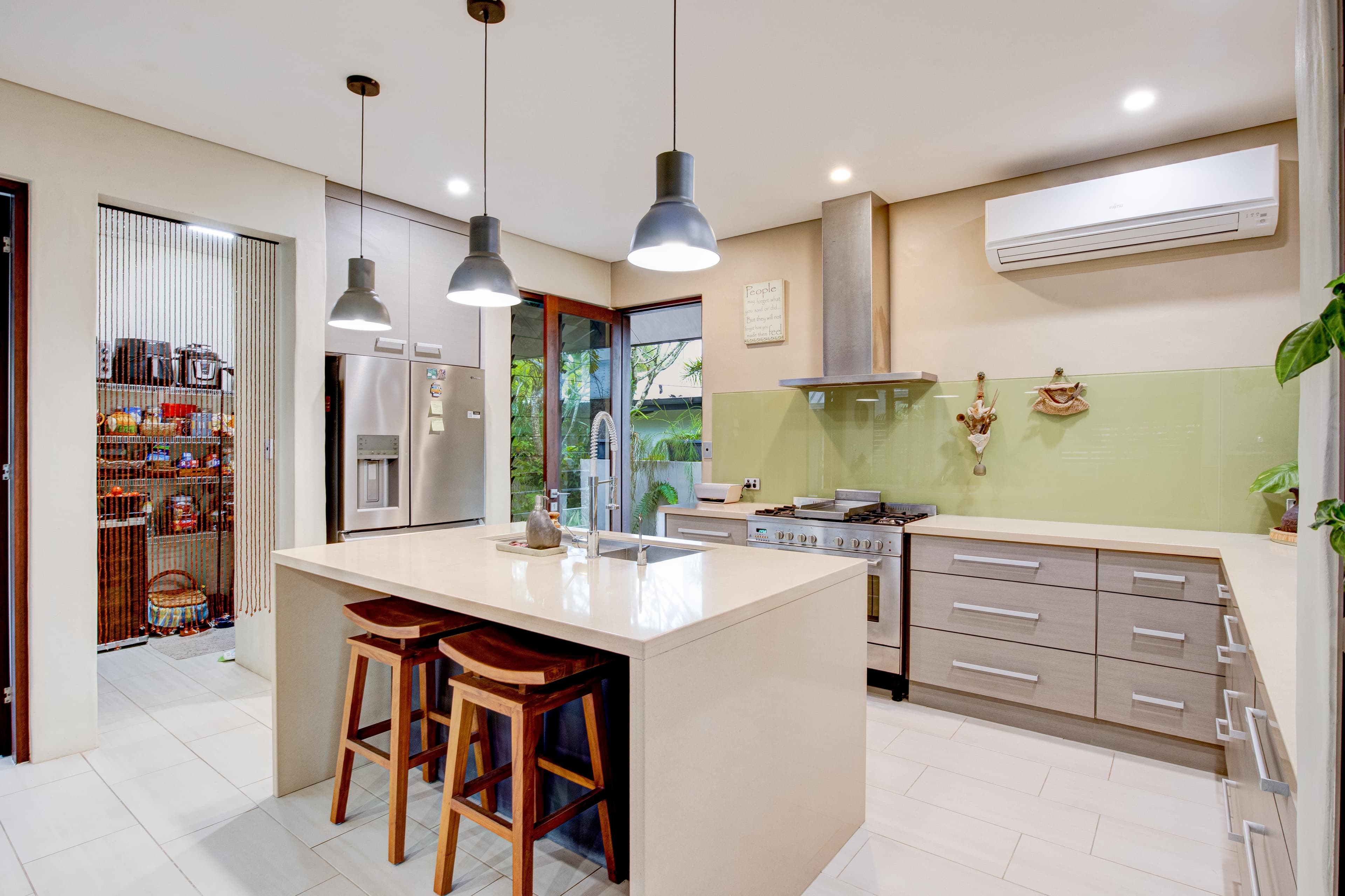 32 Reid Road, Wongaling Beach QLD 4852, Wongaling Beach - Thumbnail 8