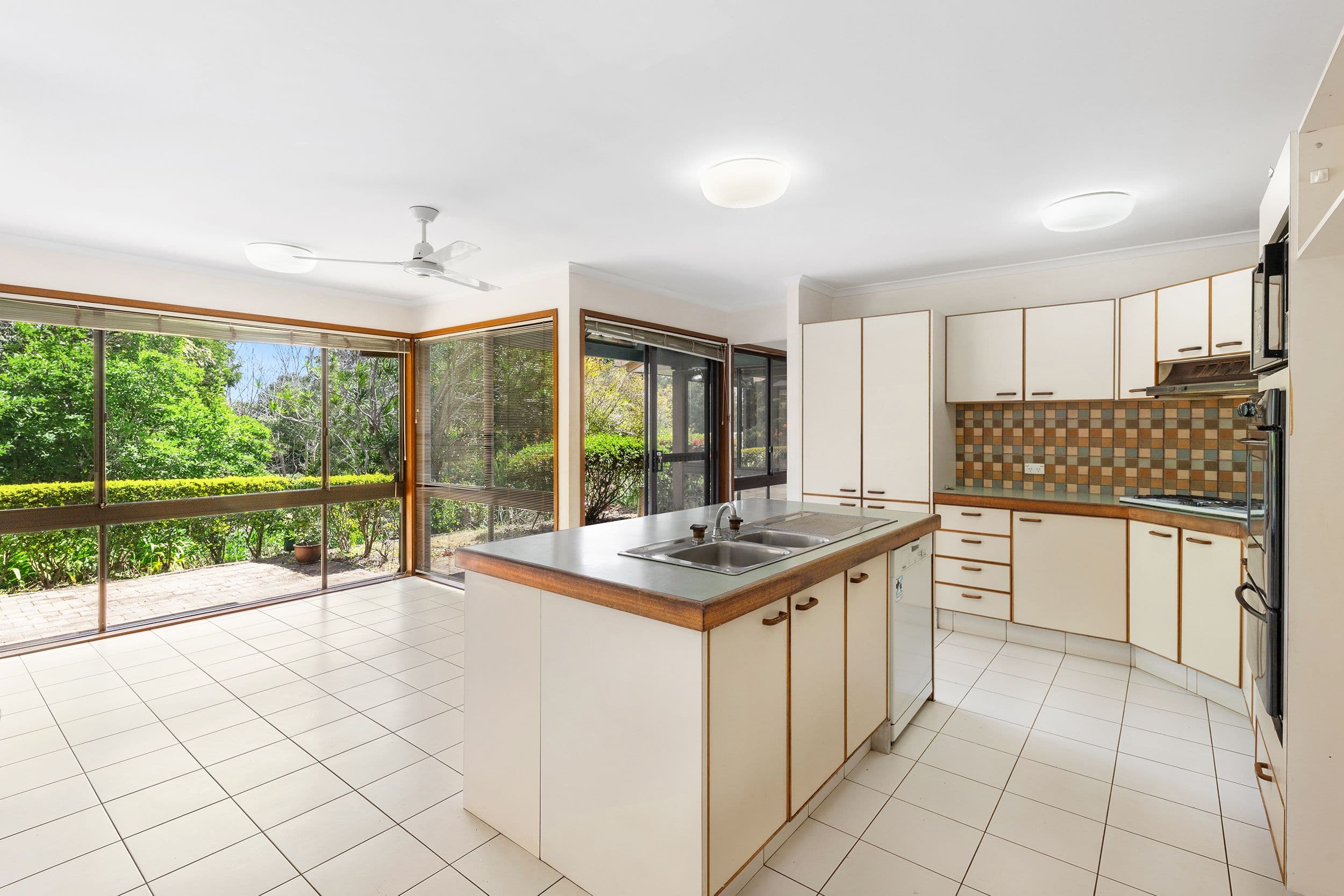 32-34 Chalmette Drive, Tamborine Mountain QLD 4272, Tamborine Mountain - Thumbnail 4