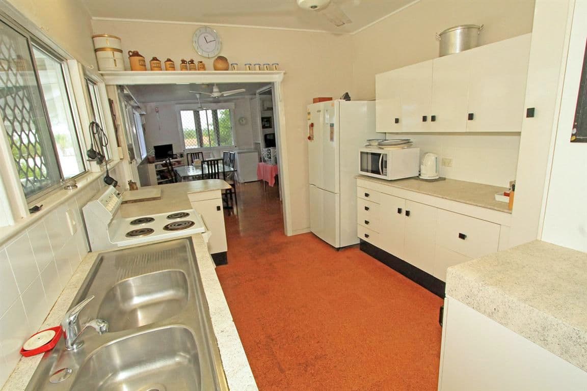 16 Private Street, ALLENSTOWN QLD 4700, Allenstown - Thumbnail 2