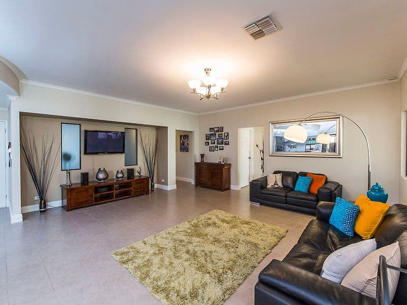 148 Arpenteur Drive, BALDIVIS WA 6171, Baldivis - Thumbnail 2