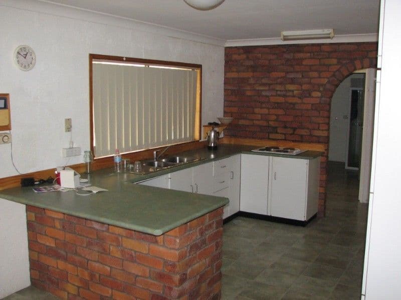 10 Bonney Street, BUNDABERG NORTH QLD 4670, Bundaberg North - Thumbnail 5