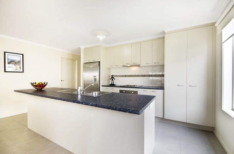 6 Sherry Court, BANNOCKBURN VIC 3331, Bannockburn - Thumbnail 2