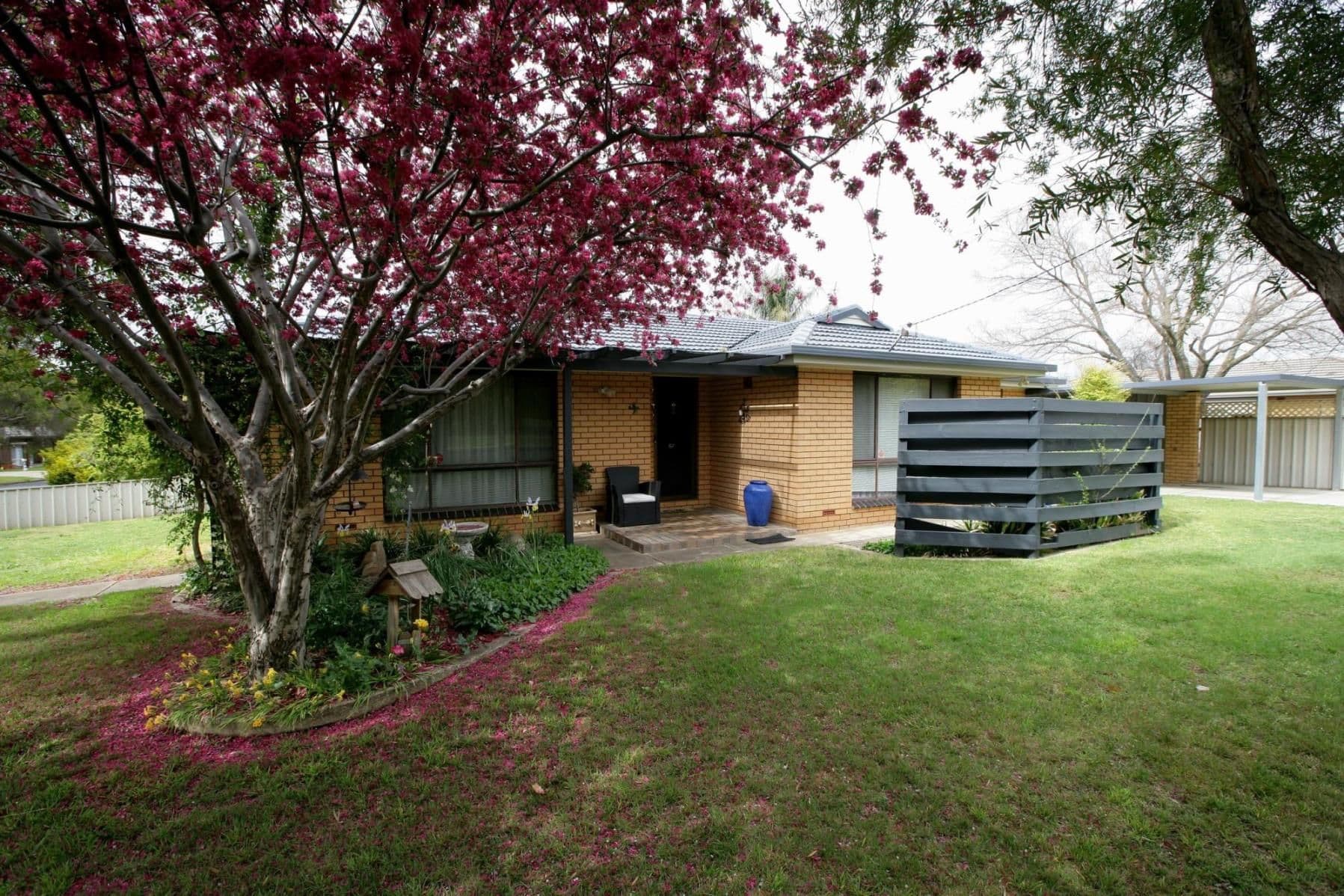 42 Walana Crescent, KOORINGAL NSW 2650, Kooringal - Thumbnail 2