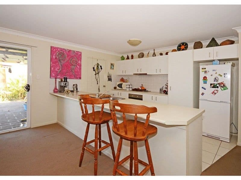 15 Mia Court, NIKENBAH QLD 4655, Nikenbah - Thumbnail 2