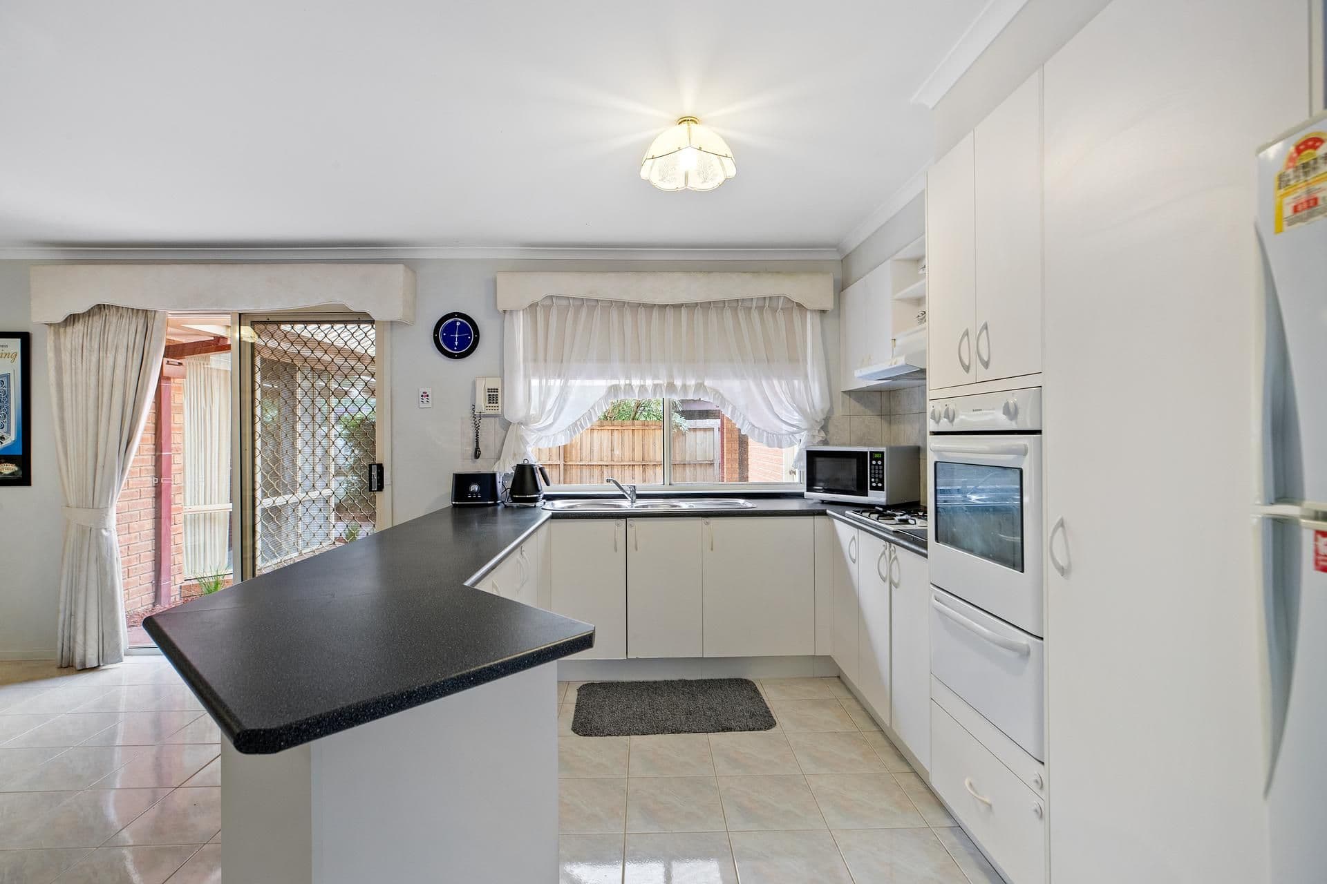 14 Waradgery Drive, Rowville VIC 3178, Rowville - Thumbnail 3
