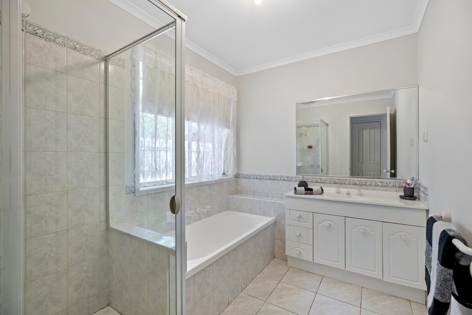 14 Waradgery Drive, Rowville VIC 3178, Rowville - Thumbnail 6