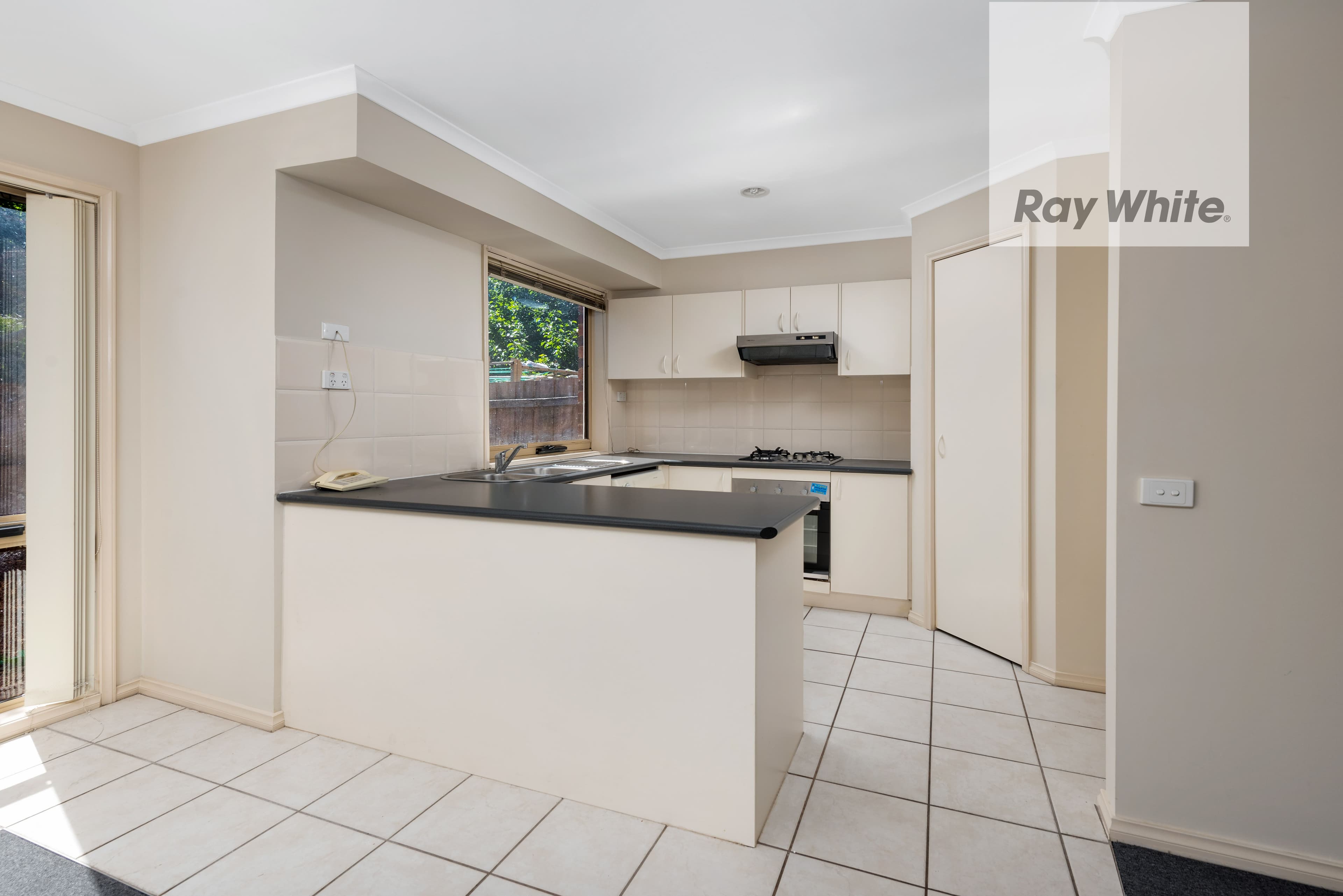 215 Betula Avenue, Mill Park VIC 3082, Mill Park - Thumbnail 2