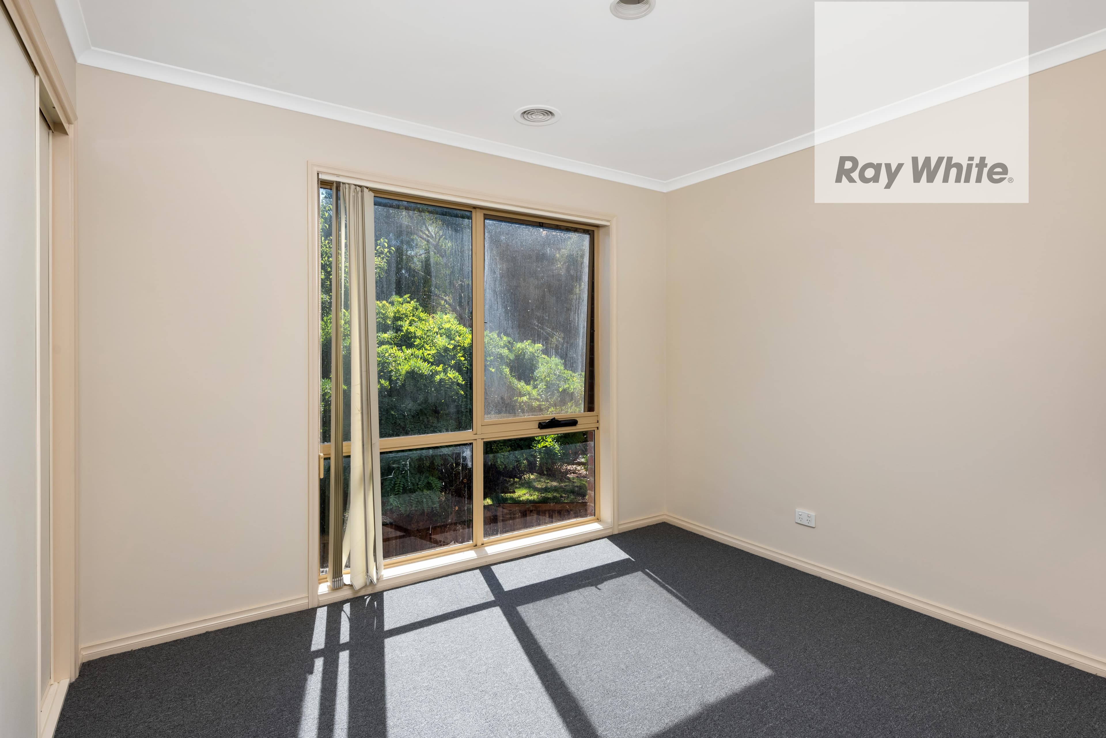 215 Betula Avenue, Mill Park VIC 3082, Mill Park - Thumbnail 8