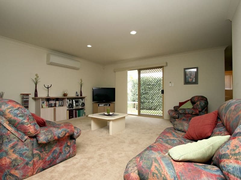 62 Sunflower Crescent, CALAMVALE QLD 4116, Calamvale - Thumbnail 2