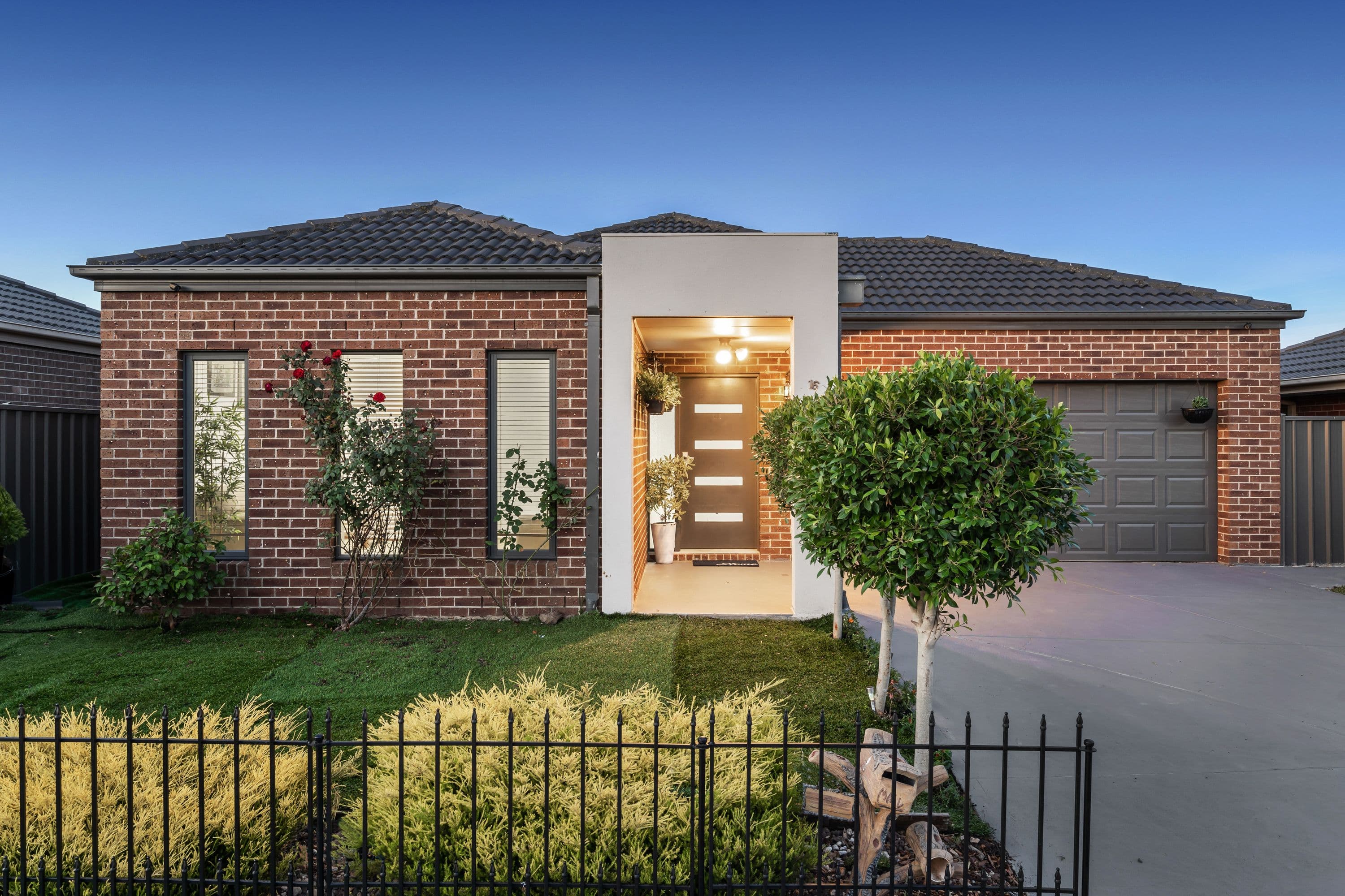 16 Kinglake Crescent, Craigieburn VIC 3064, Craigieburn - Image 1